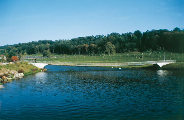 Schlaich Bergermann und Partner: ponte sul fiume Enz, Pforzheim (D), 1991. (Foto: Gert Elsner)