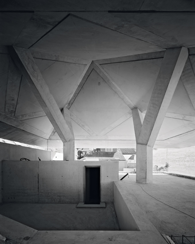 Casa costruita con pannelli prefabbricati di calcestruzzo. (Foto: Karin Gauch, Fabien Schwartz)