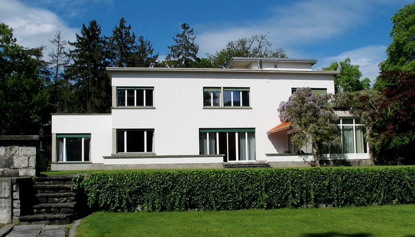 Alfred Möri &amp; Karl-Friedrich Krebs, Villa Senar, Hertenstein, 1933. (Fonte: www.srf.ch, «Rachmaninoff und seine geheimnisvolle Villa in Weggis», SRF, 21 maggio 2013)