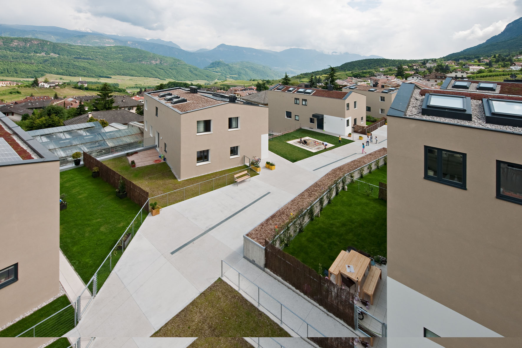 Siedlung Gartenweg, Kaltern. Architektur: feld72, 2010