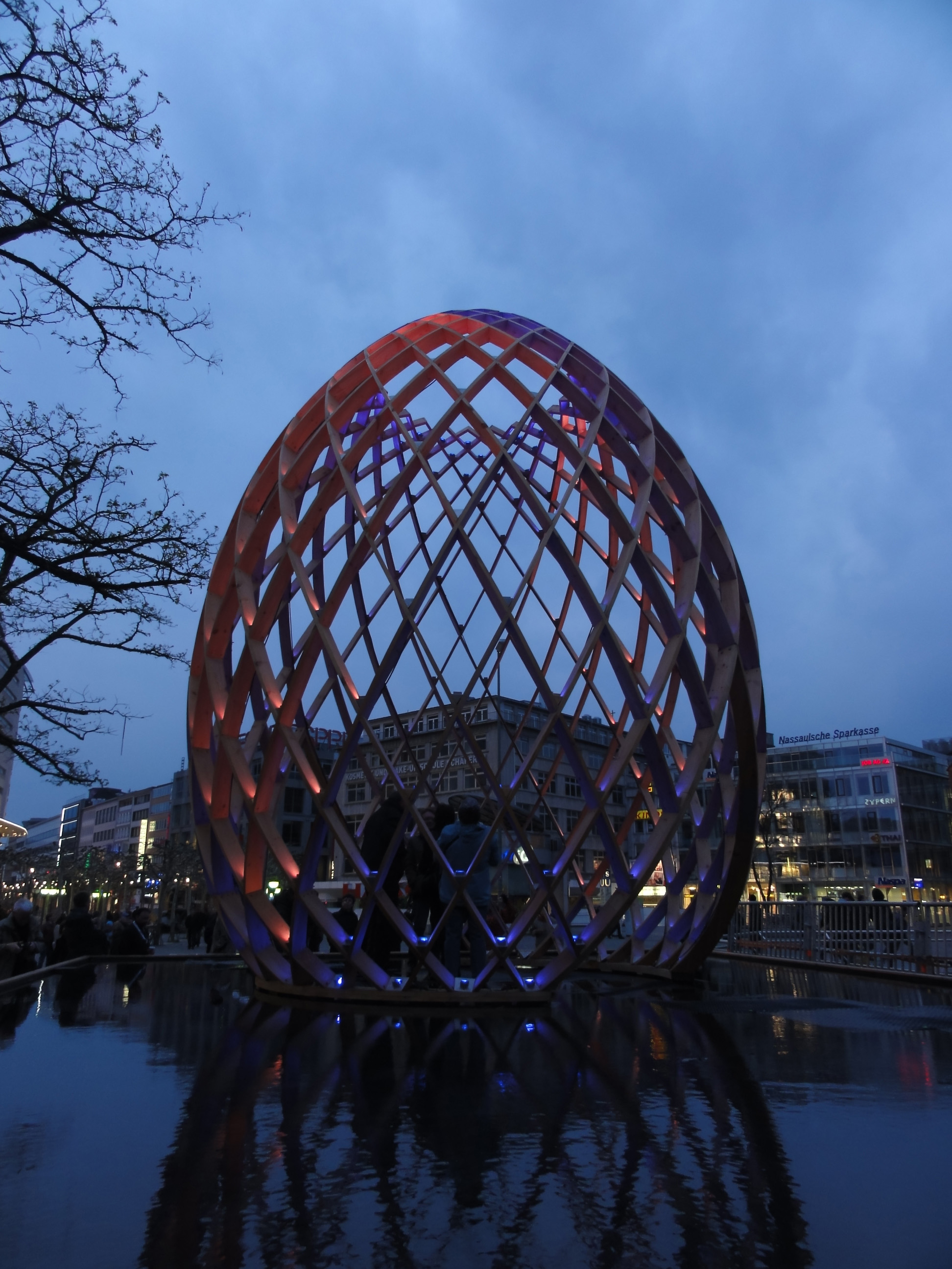 Begehbar und multisensorisch: Die Installation «Ovo» an der Hauptwache