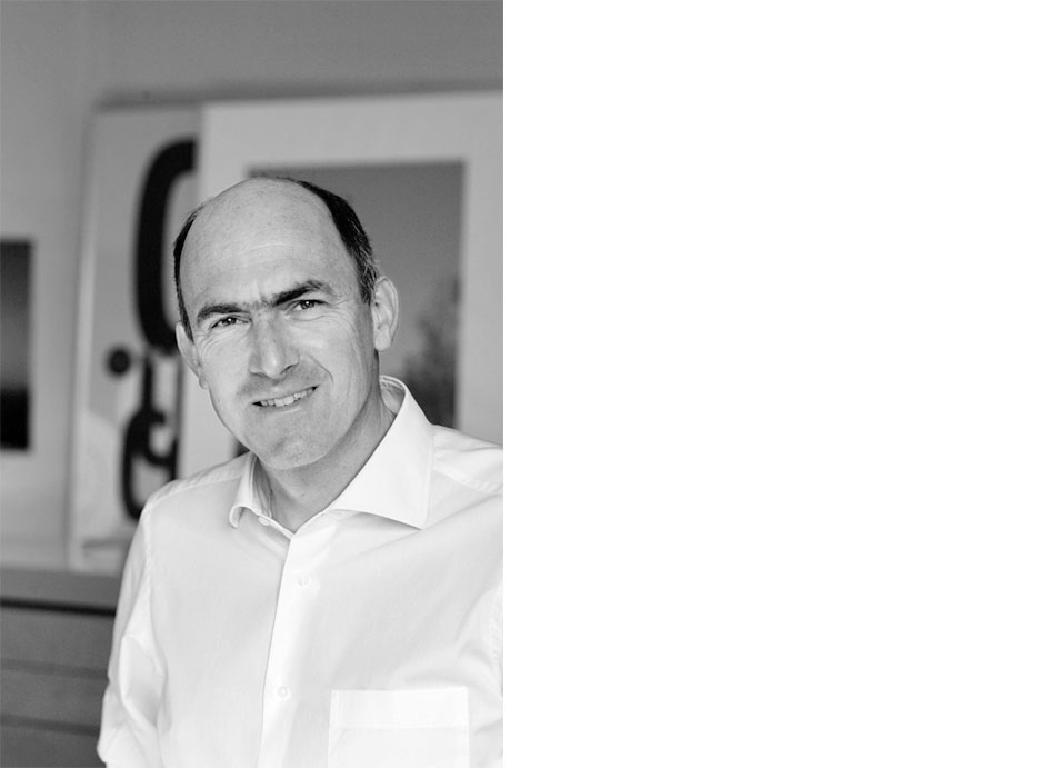 Mike Schlaich ist Bauingenieur und Partner im Ingenieurbüro Schlaich Bergermann und Partner in Stuttgart. Daneben ist er Professor an der Technischen Universität Berlin