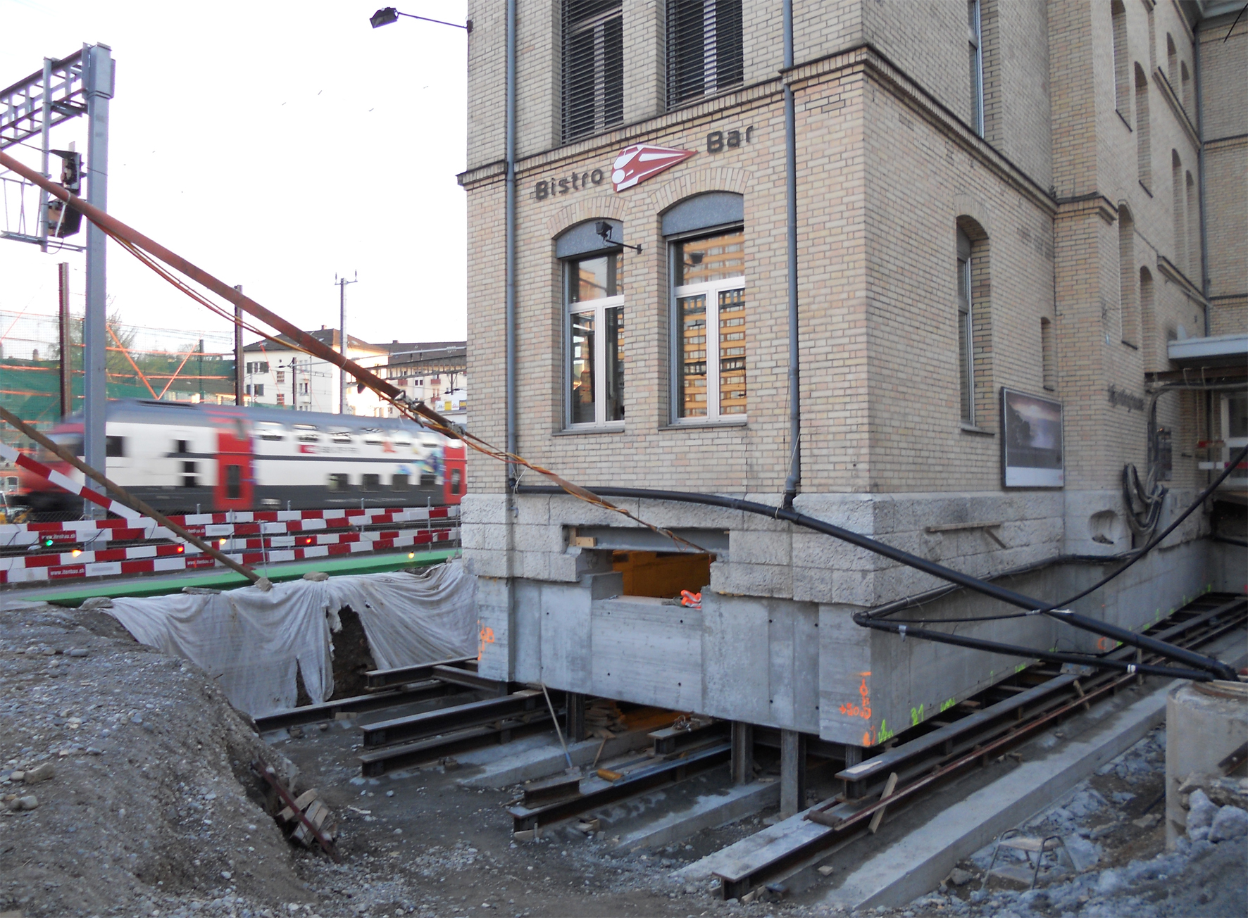 Ostfassade_17. April 2012