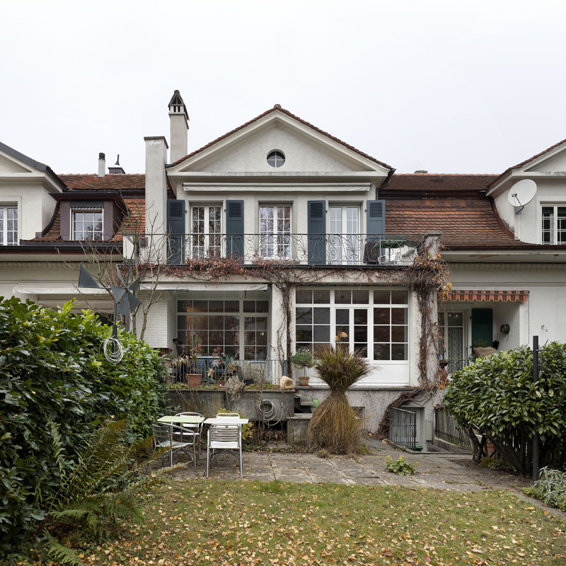 Gartenfassade des denkmalpreisgekrönten Reihenhauses in Wabern