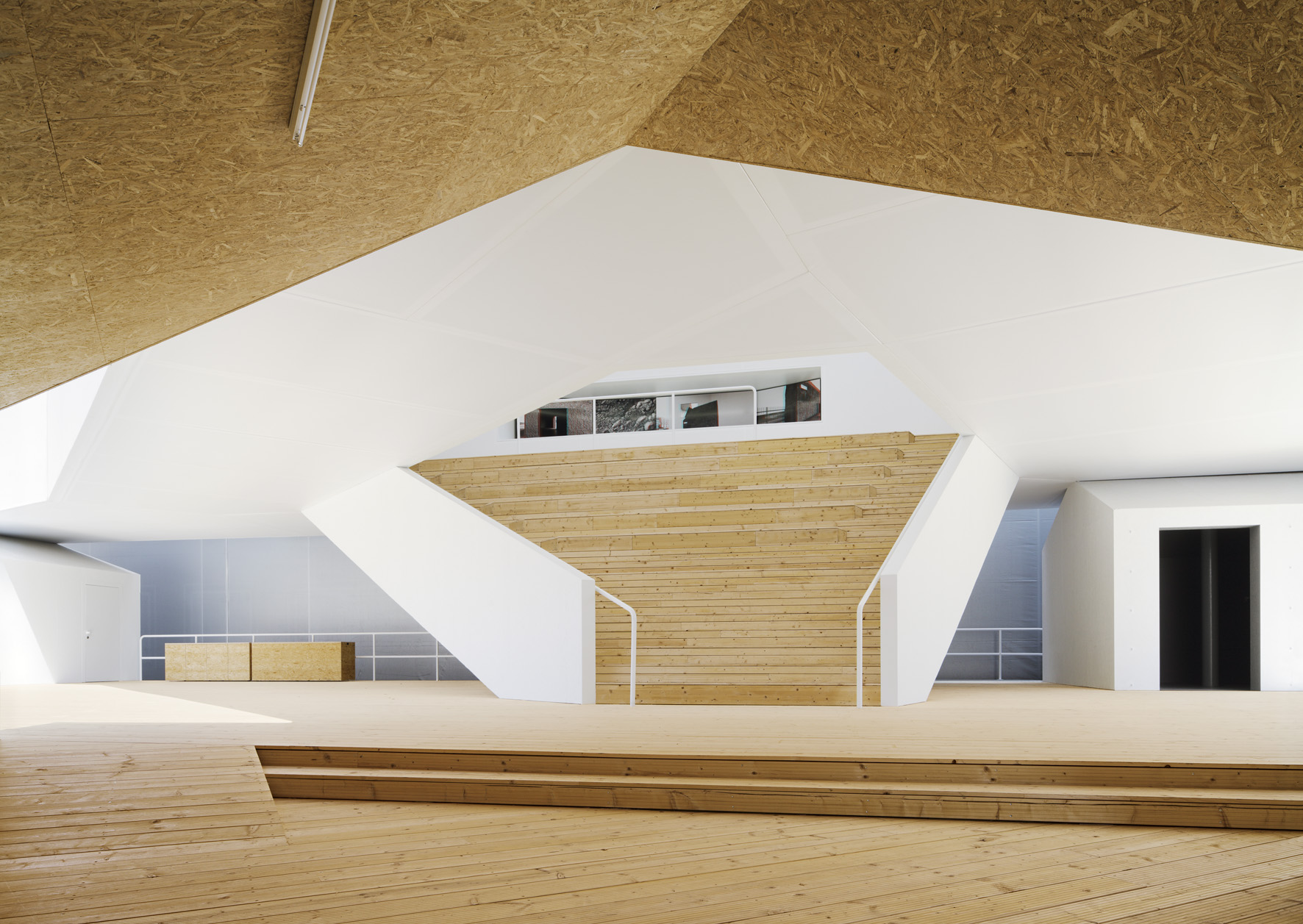 Freitreppe ins Obergeschoss