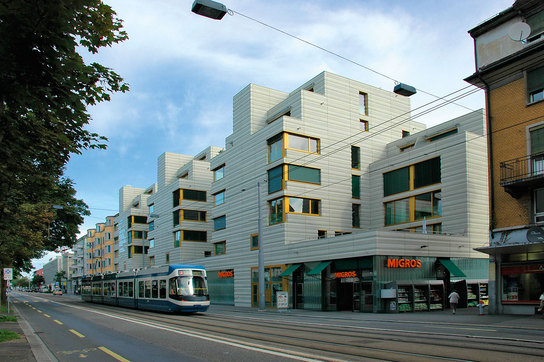 Holzbau urban: Silber für das Wohn- und ­Geschäftshaus Badenerstrasse, Zürich