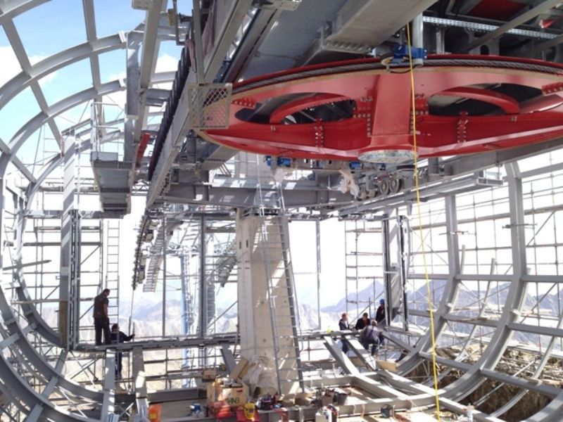 Montage der Stahlkonstruktion der Bergstation, Sommer 2012