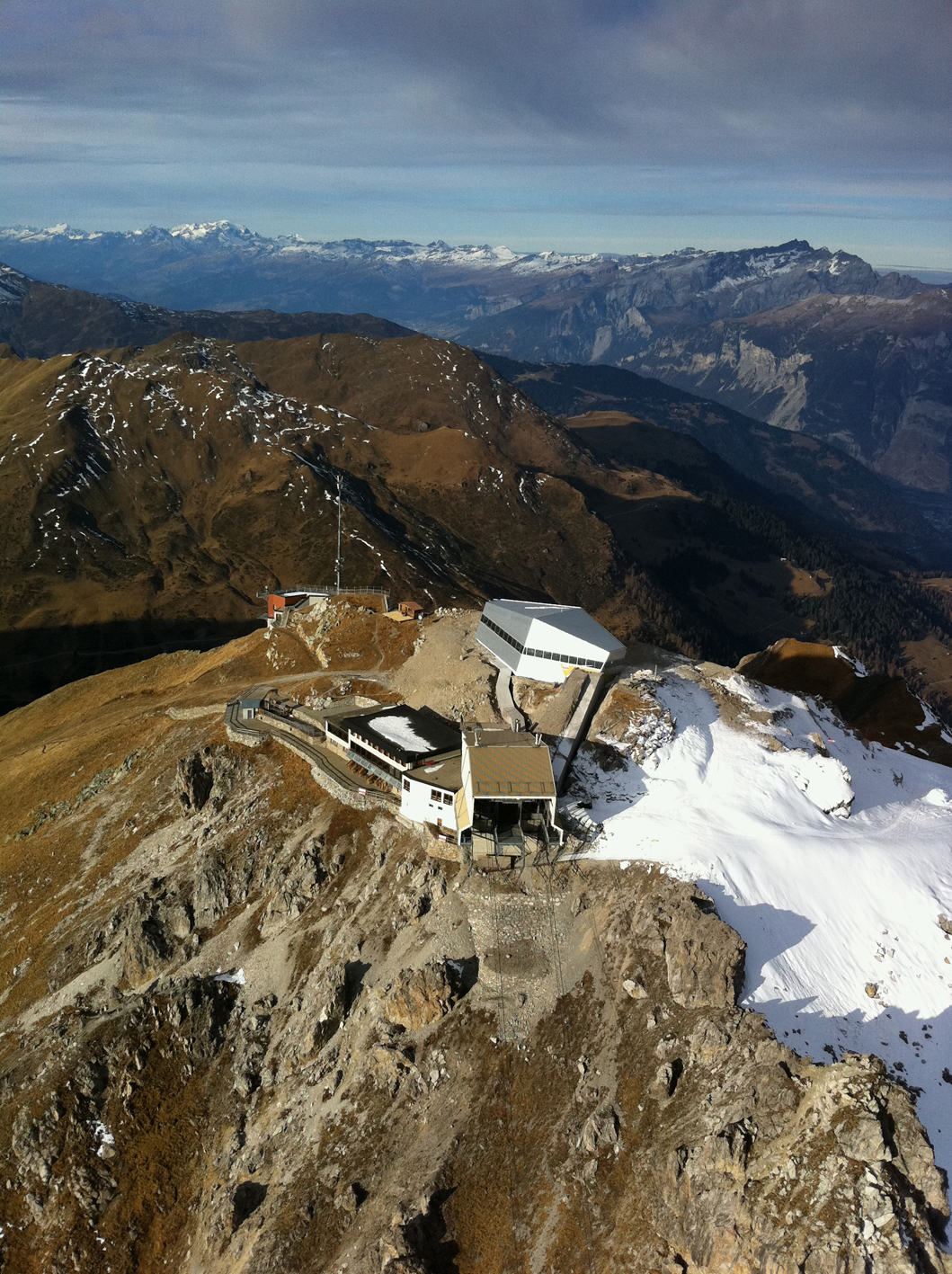 Luftansicht der Bergstation un des neuen Restaurants