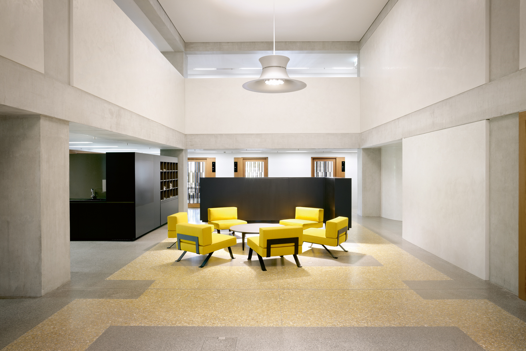 Bundesverwaltungsgericht, St. Gallen, Staufer &amp; Hasler Architekten. Blick ins Innere (Foto: Giuseppe Micciché / Architekturpreis Beton 13)