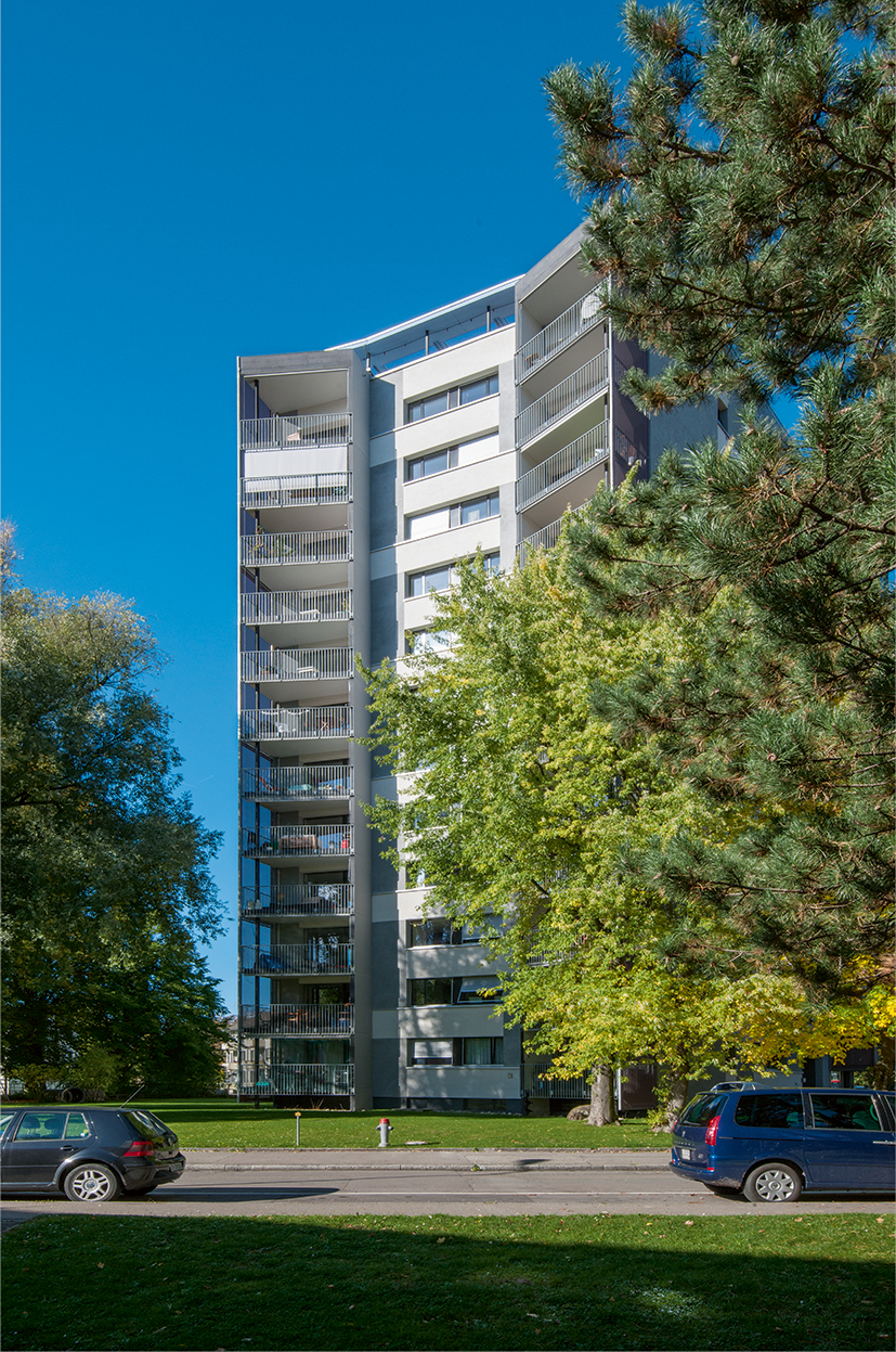 Die neuen, spitz zulaufenden Balkone im Süden öffnen die Wohnzimmer.