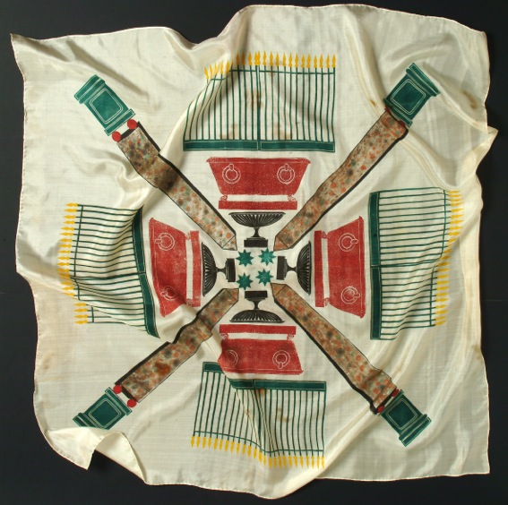 Eines der von Fornasetti gestalteten und handbedruckten Foulards, 1939. (Bild: Fornasetti)