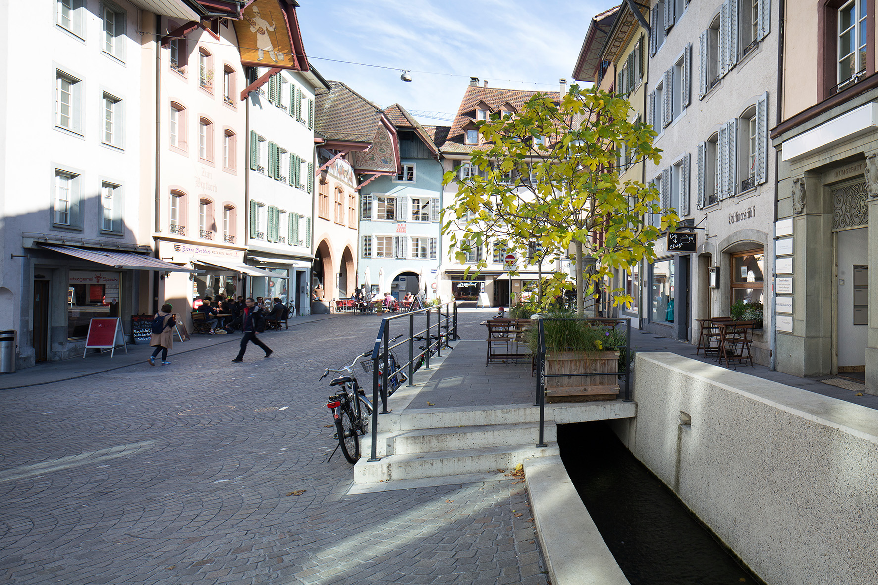 Nebst der Altstadt, die seit 2004 vom motorisierten Durchgangsverkehr befreit ist, wurden in anderen Stadtteilen historisch wertvolle öffentliche Bauten und Anlagen aus verschiedensten Epochen mit Sorgfalt renoviert, unter Schutz gestellt oder massvoll er