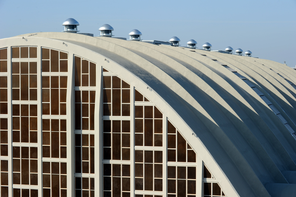 Detail der Markthalle in Boulingrin in Reims (1927 1929). Das bloss 7 cm dicke, leicht armierte Betongewölbe stammt von Architekt Emile Malgrot und Ingenieur Eugène Freyssinet. Die Halle, 1988 geschlossen, wurde 1990 als erhaltenswert klassiert und anschl