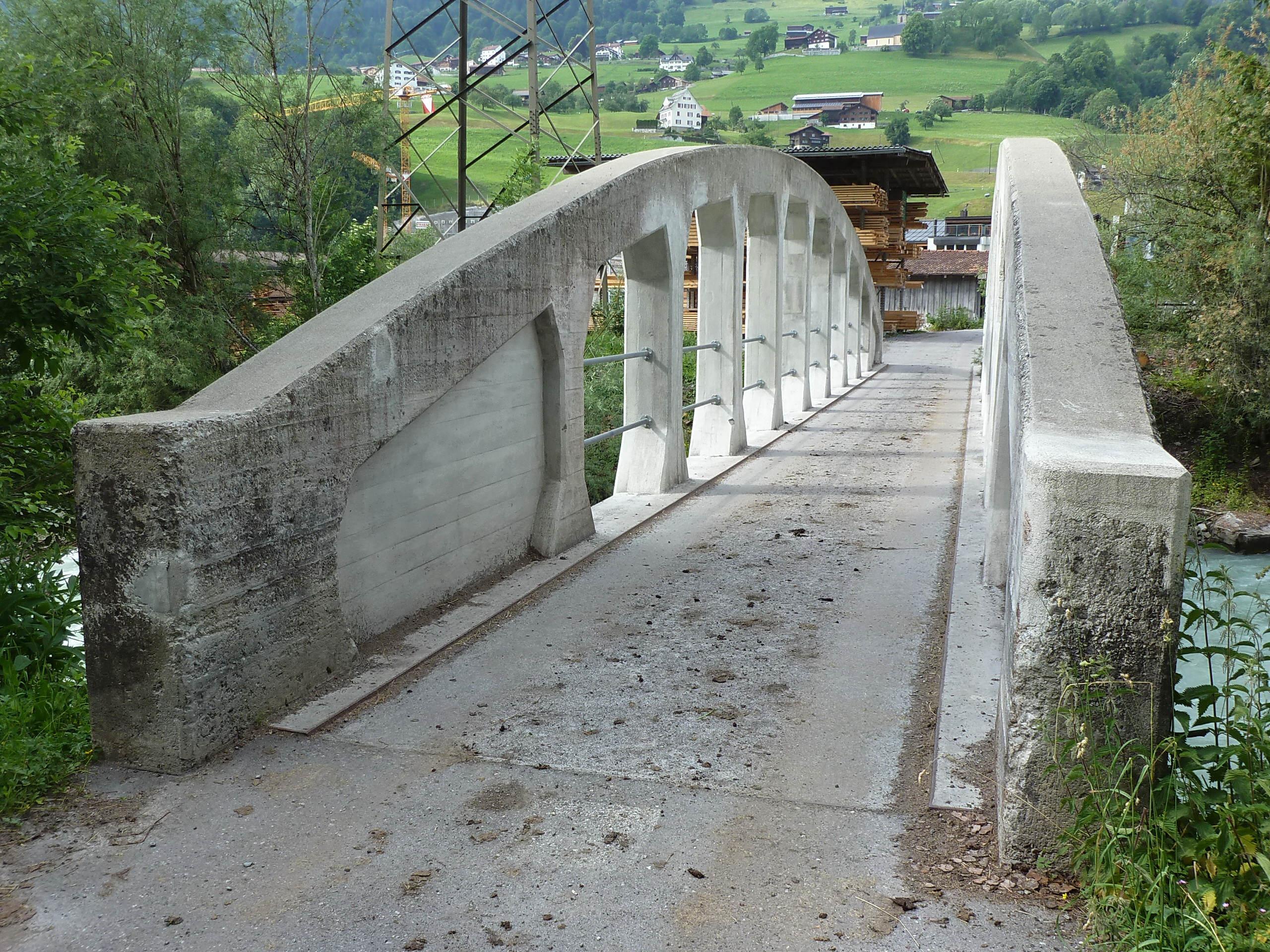 Die Dalvazzabrücke bei Luzein (GR), ein Denkmal der Ingenieurbaukunst der 1920er-Jahre, nach der Restaurierung. Die nach denkmalpflegerischen Grundsätzen instand gestellte Brücke unter der Leitung von Conzett Bronzini Gartmann Ingenieure, Chur, ist wegwei