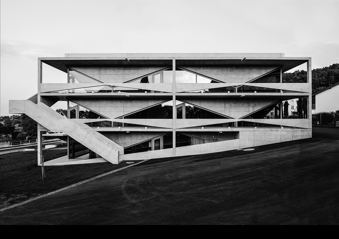 Schulhaus in Thal, Architektur: Angela Deuber. (Foto: Schaub Stierli Fotografie)