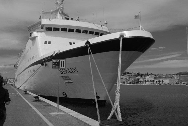 Die MS Berlin, Heimat für eine Woche: 139 m lang, 18 m breit, beladen mit 270 Architekten