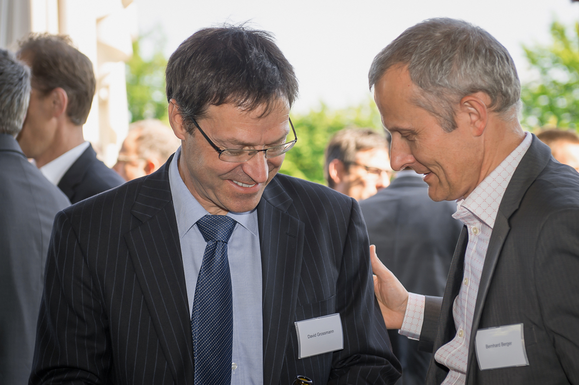 Wiedersehen und angeregte Gepräche auf der GDI-Terrasse.