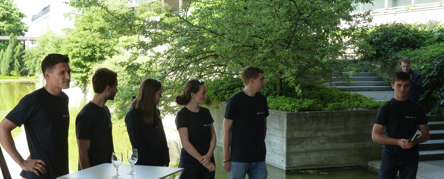 Die beiden Teams bei der Bootstaufe