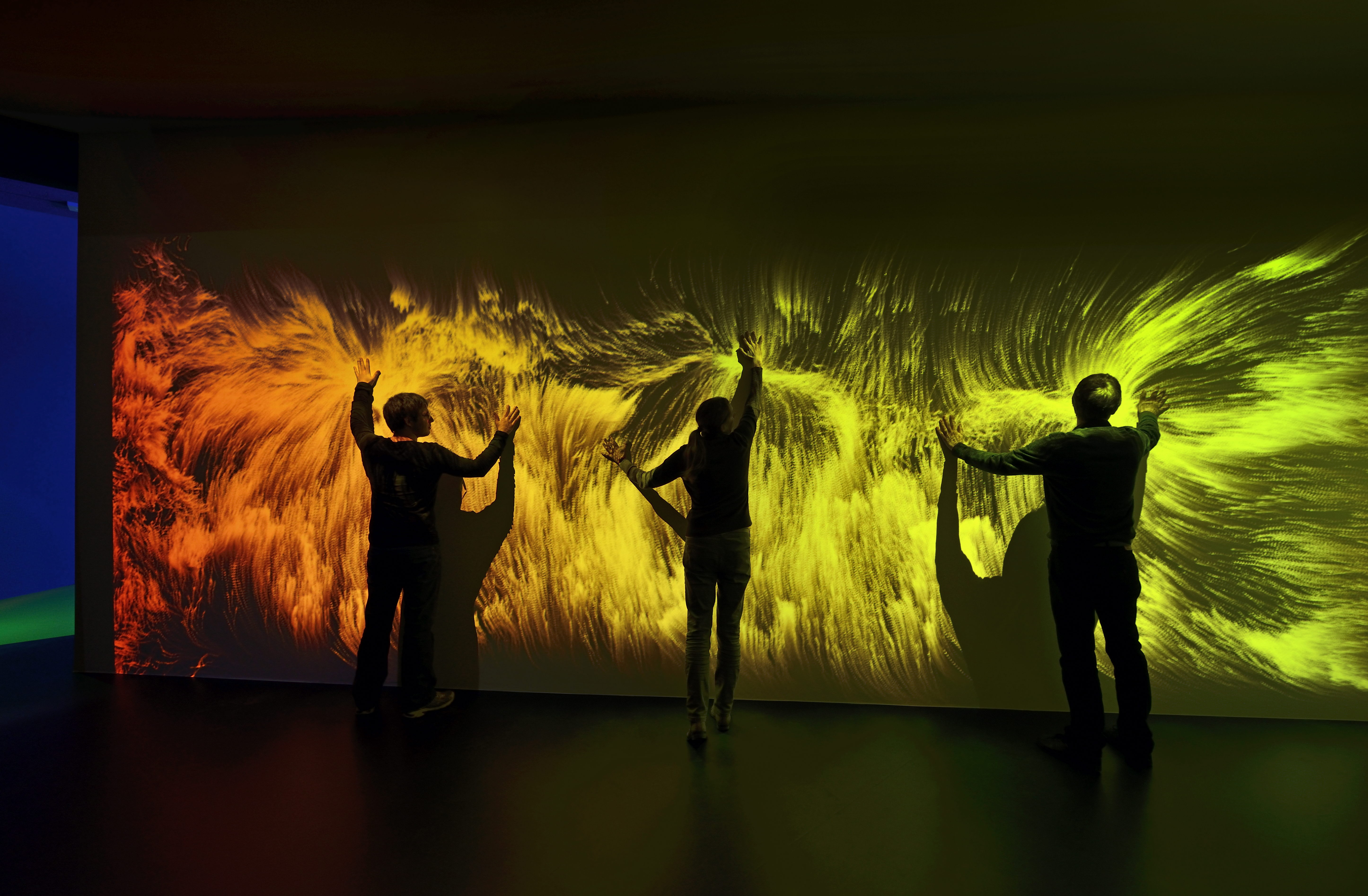 Installation «The Colours of Dignity» im Bereich «Die Menschenwürde verteidigen».