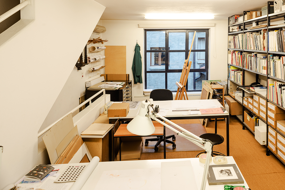 L'atelier al secondo piano. Fondo Tita Carloni, Fondazione Archivi Architetti Ticinesi. (Foto: Marcelo Villada Ortiz)