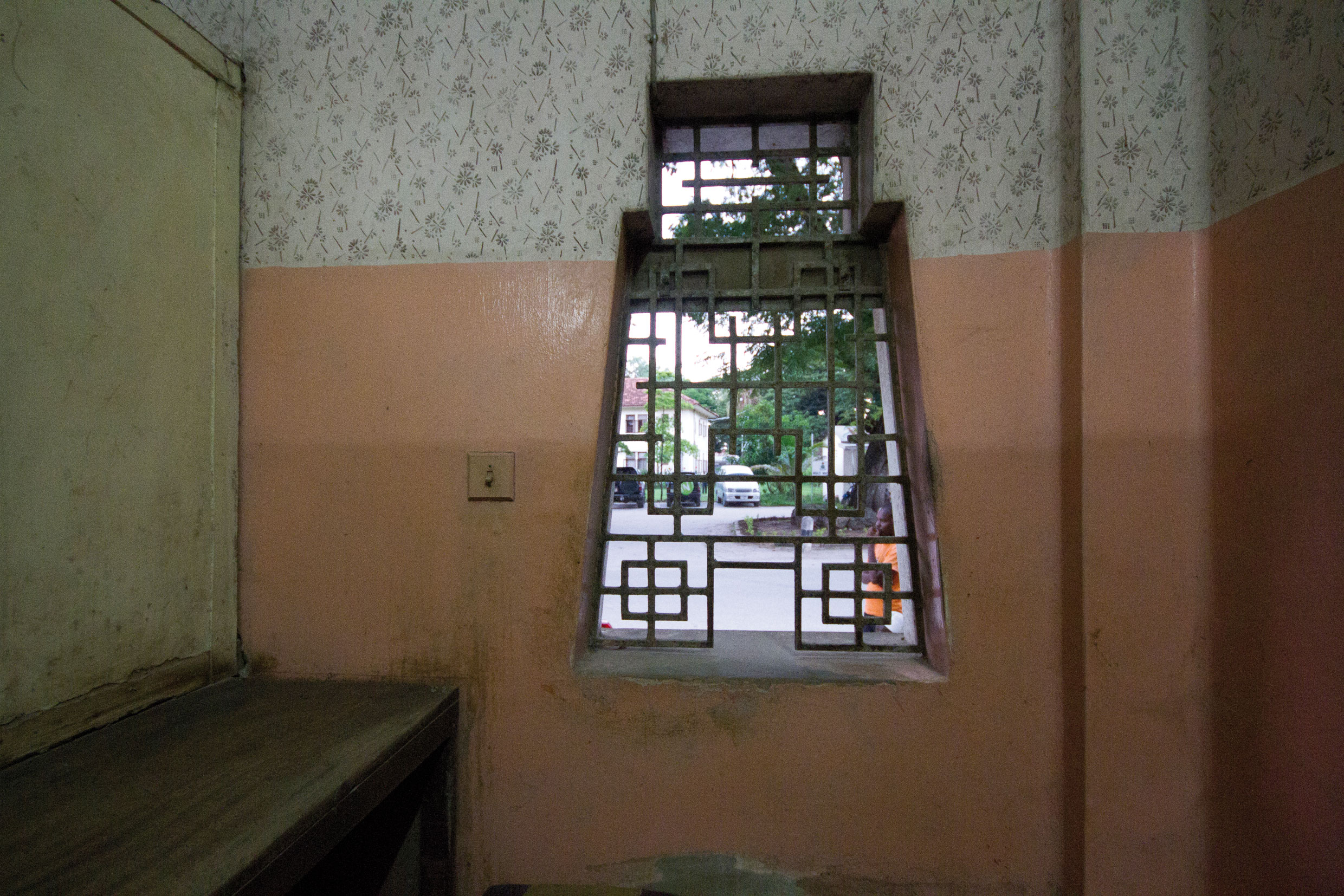 C’est ici qu’était situé le premier guichet, on pouvait acheter son billet depuis la rue