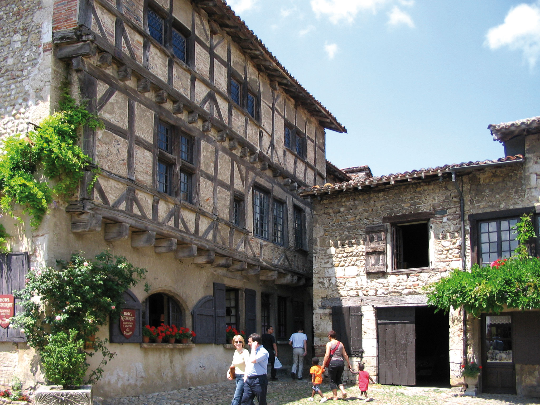 A Pérouges, dans l’Ain