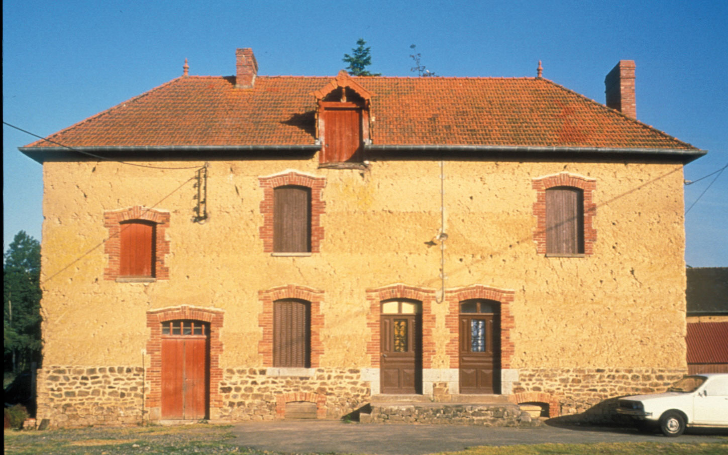Maison faite en bauge