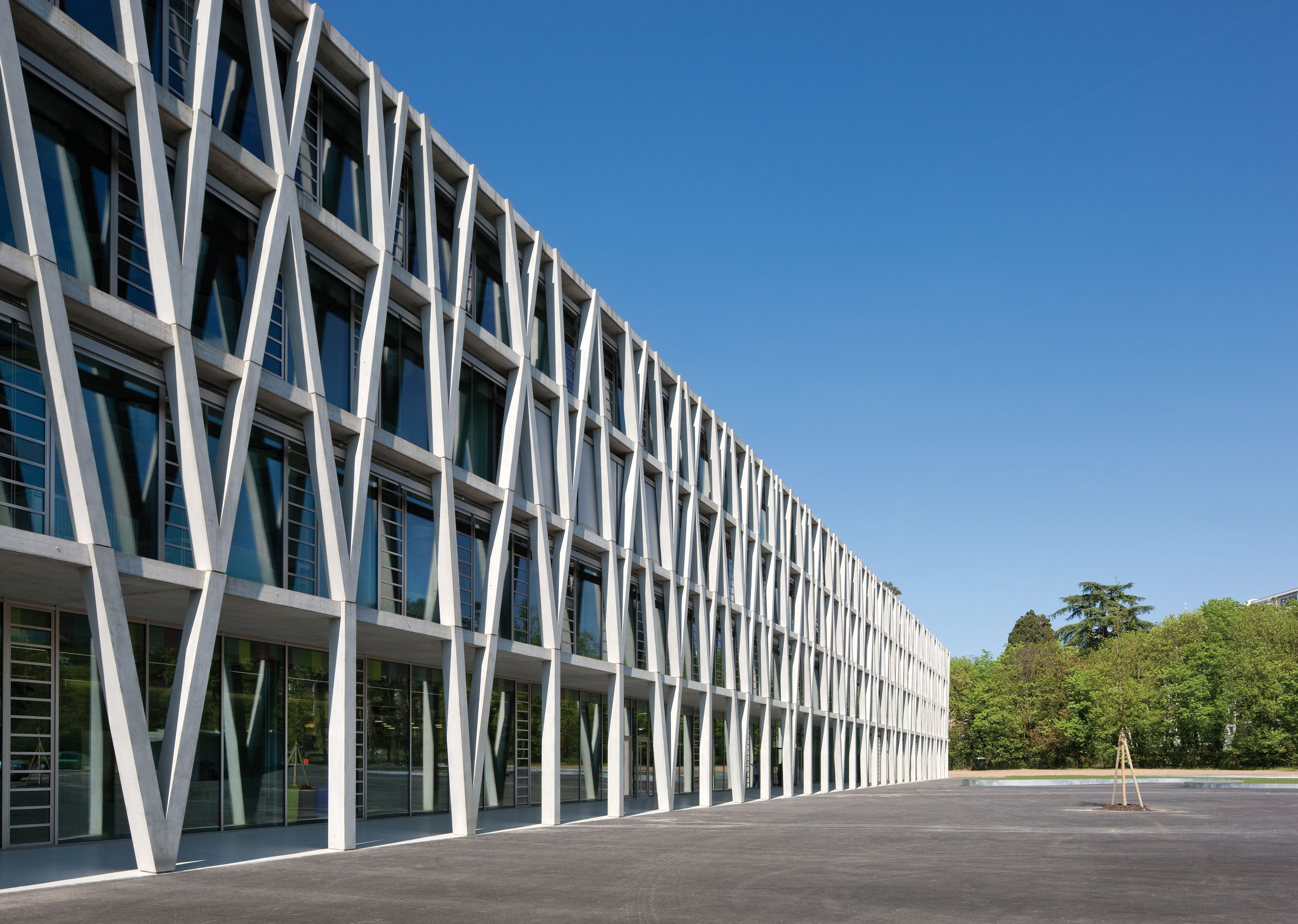 Cycle d’orientation de Drize à Carouge de B+W architecture sàrl, Lausanne?; Tekne SA, Lausanne