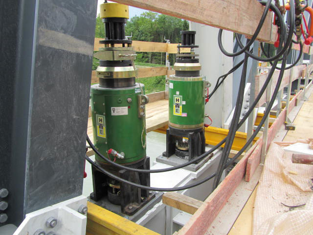 Verrins pour l’appui provisoire du cintre sur le Rhône