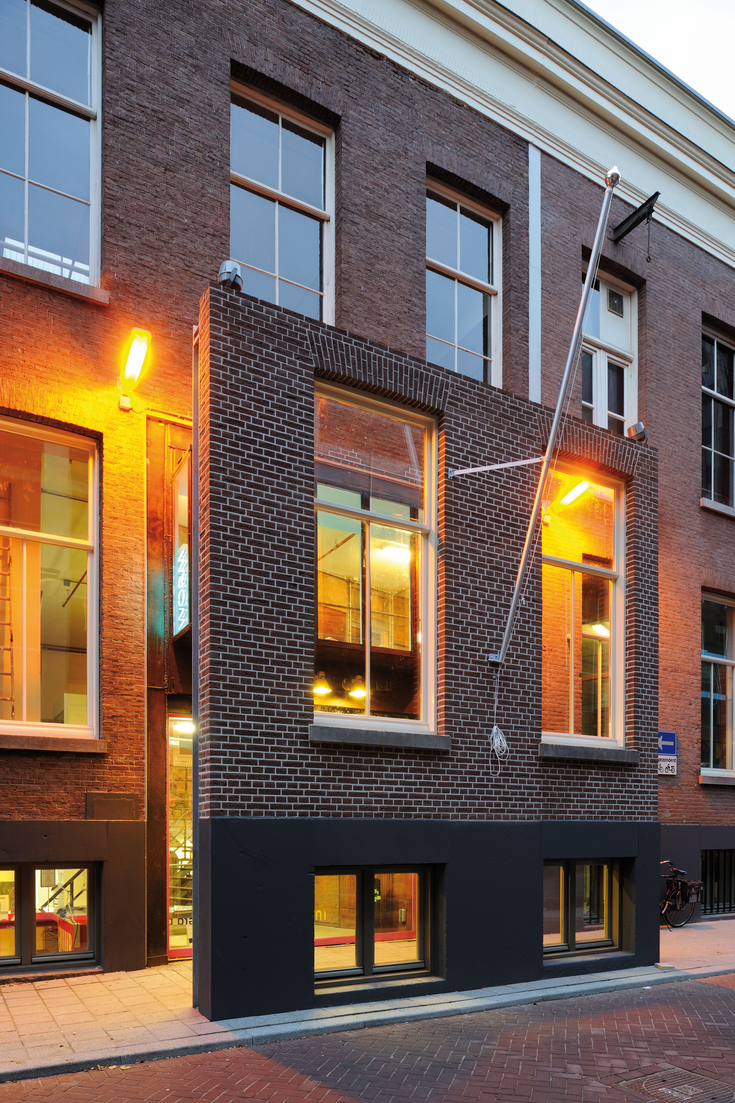 Le dispositif architectural de l’entrée principale de WORM