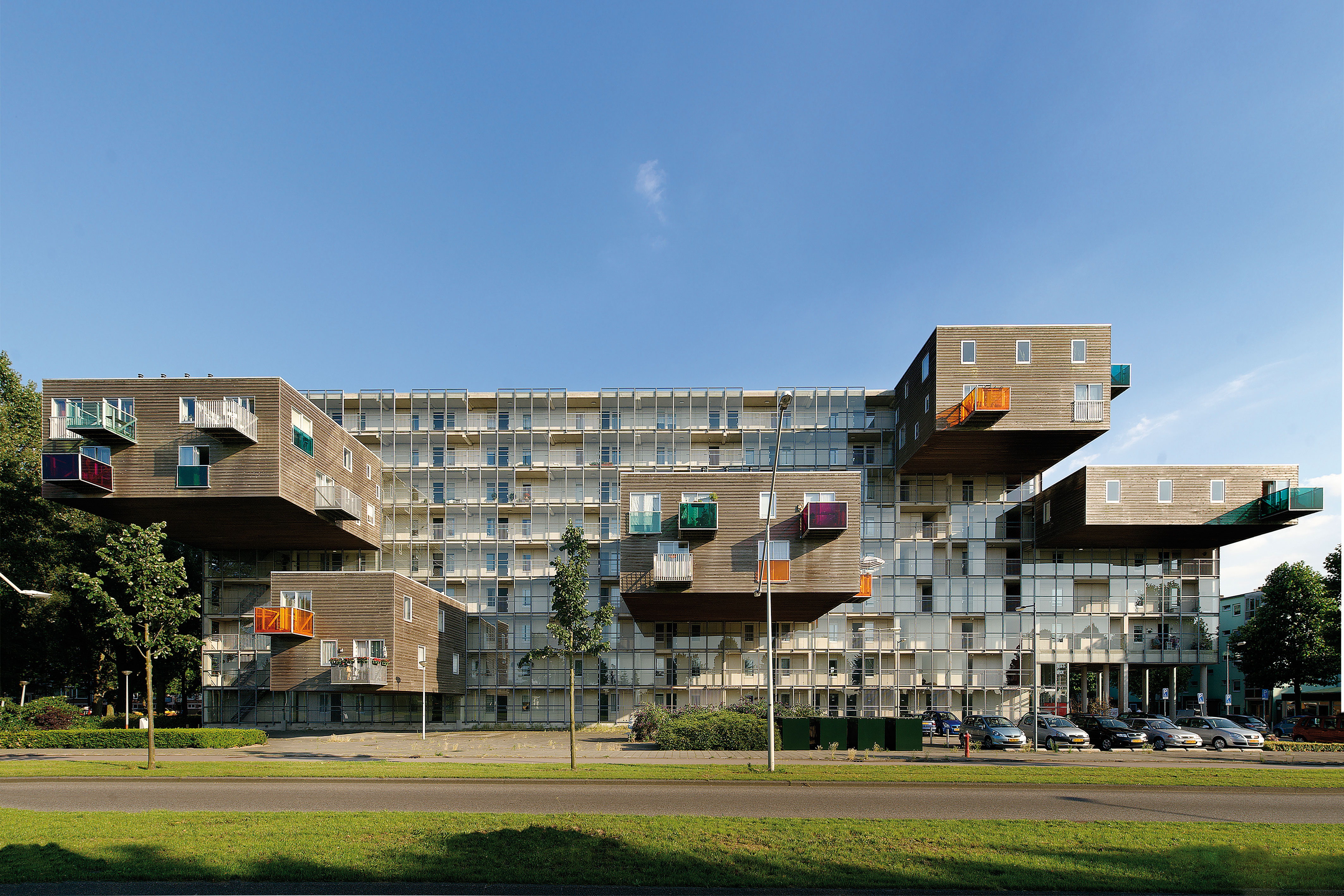 Wozoco. Le porte-à-faux, porté à son paroxysme