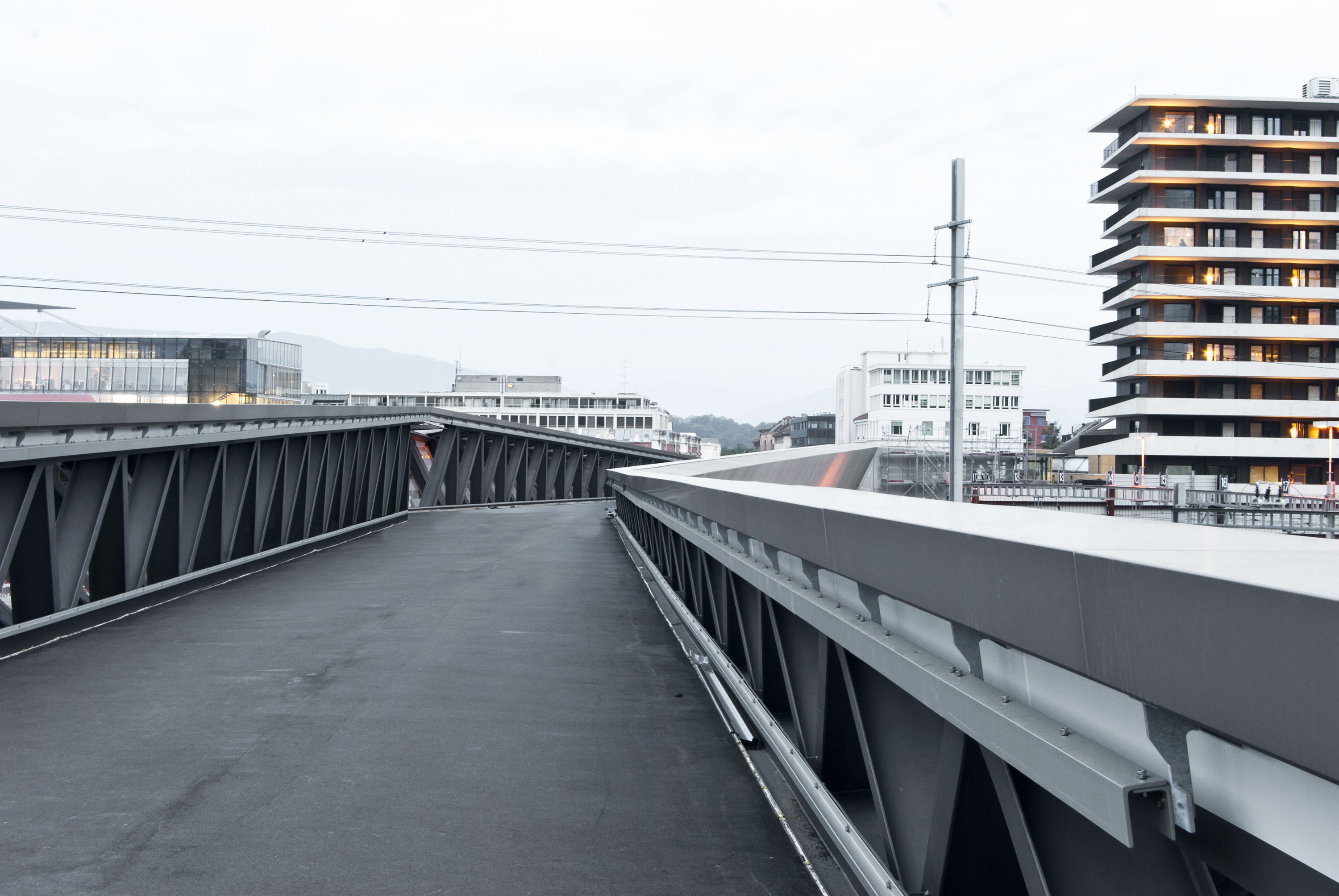 L’intérieur de la passerelle avant la pose des verres translucides