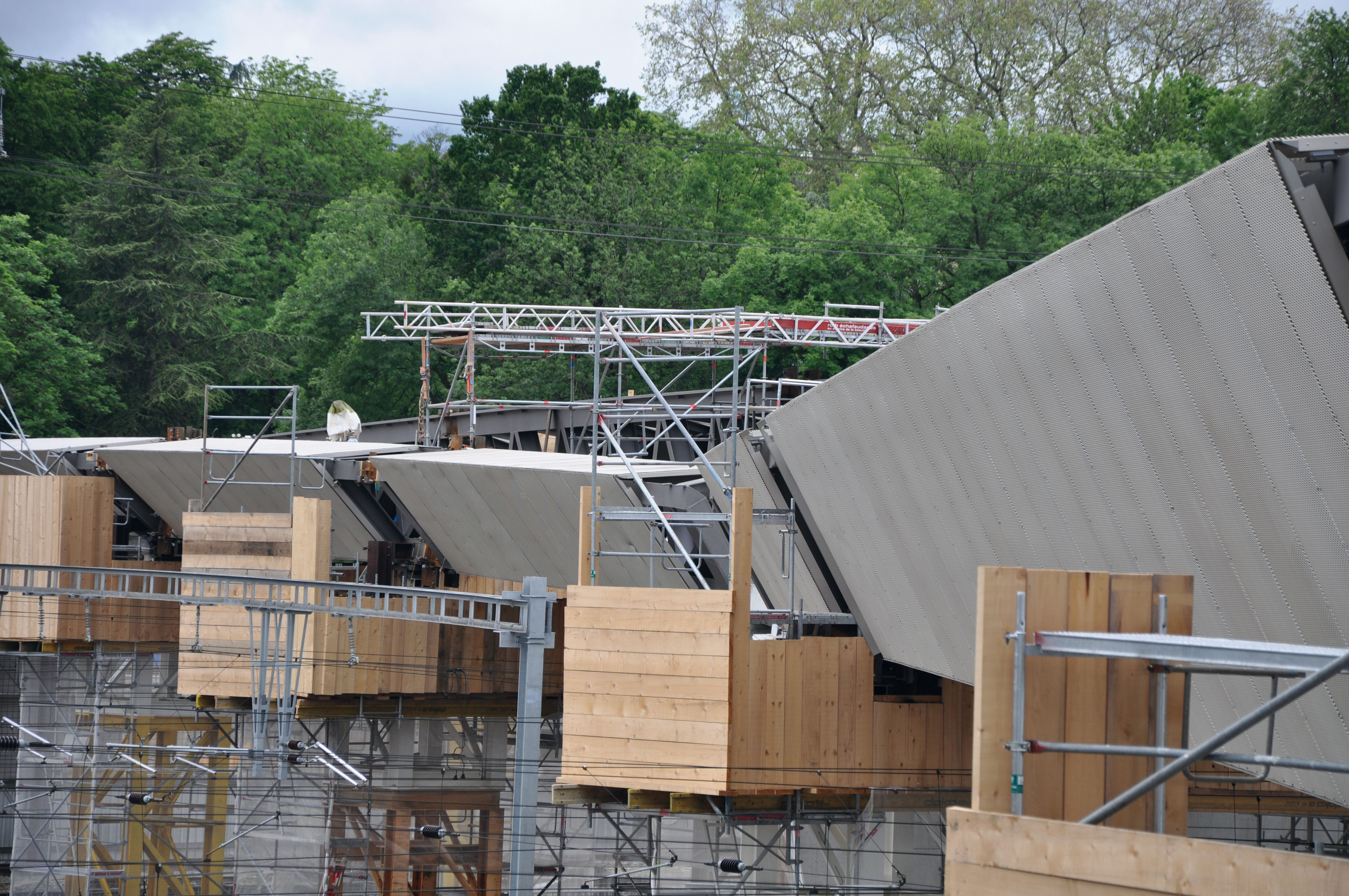 Vue depuis la pile 7-8, l’ouvrage contreflèché sur ses appuis intermédiaires