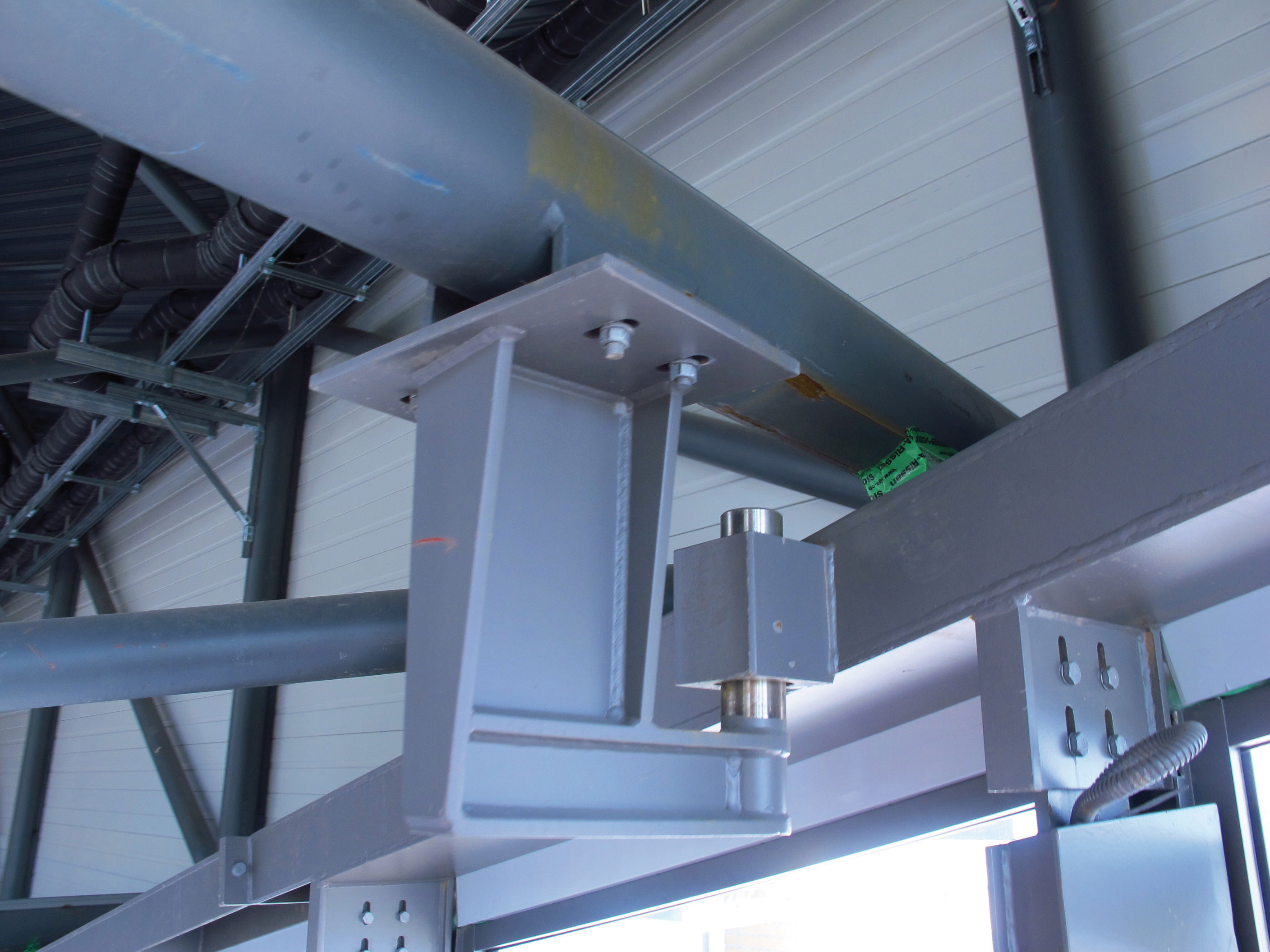 Fixation du haut des façades