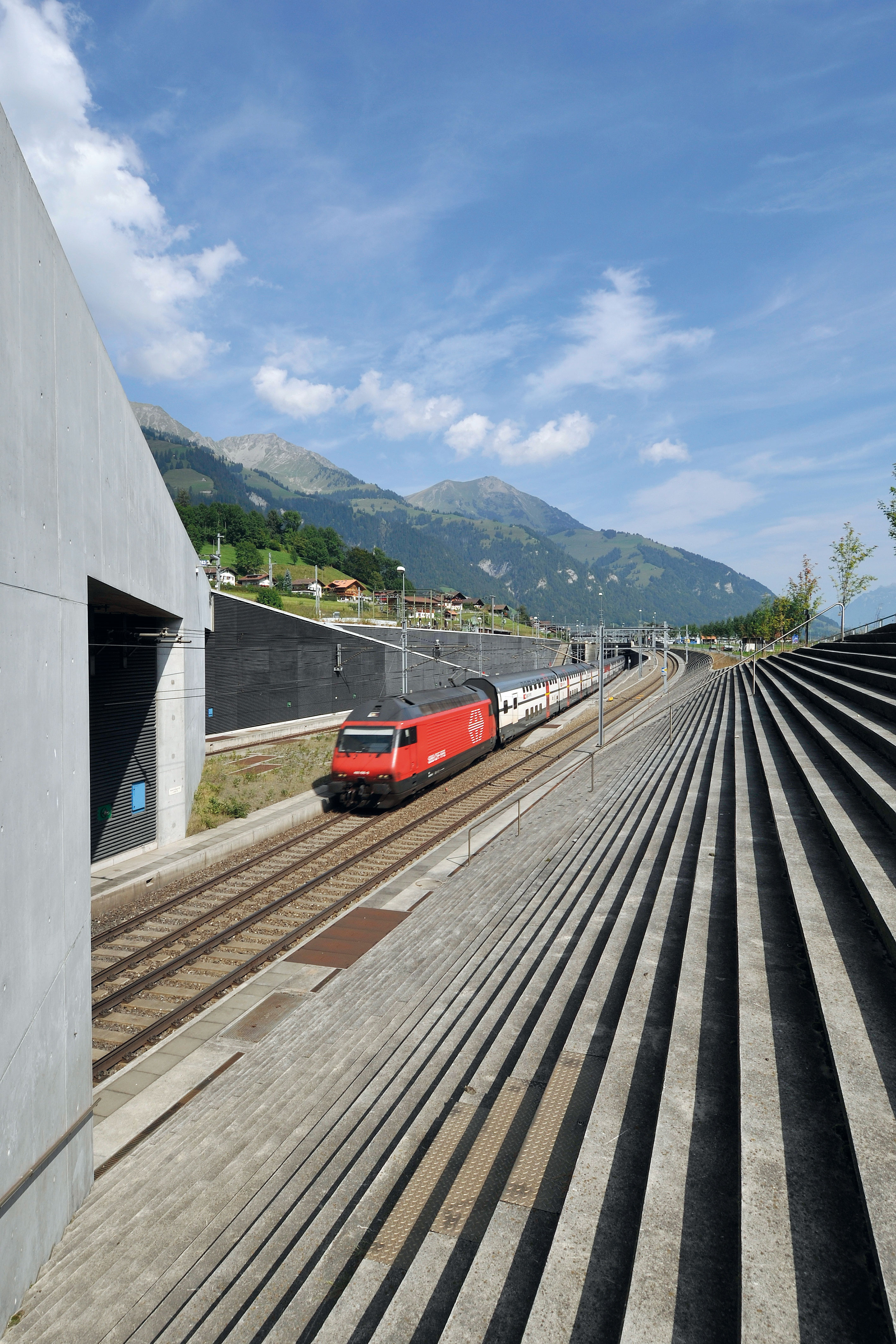 Entrée du tunnel de base à Frutigen (BLS)