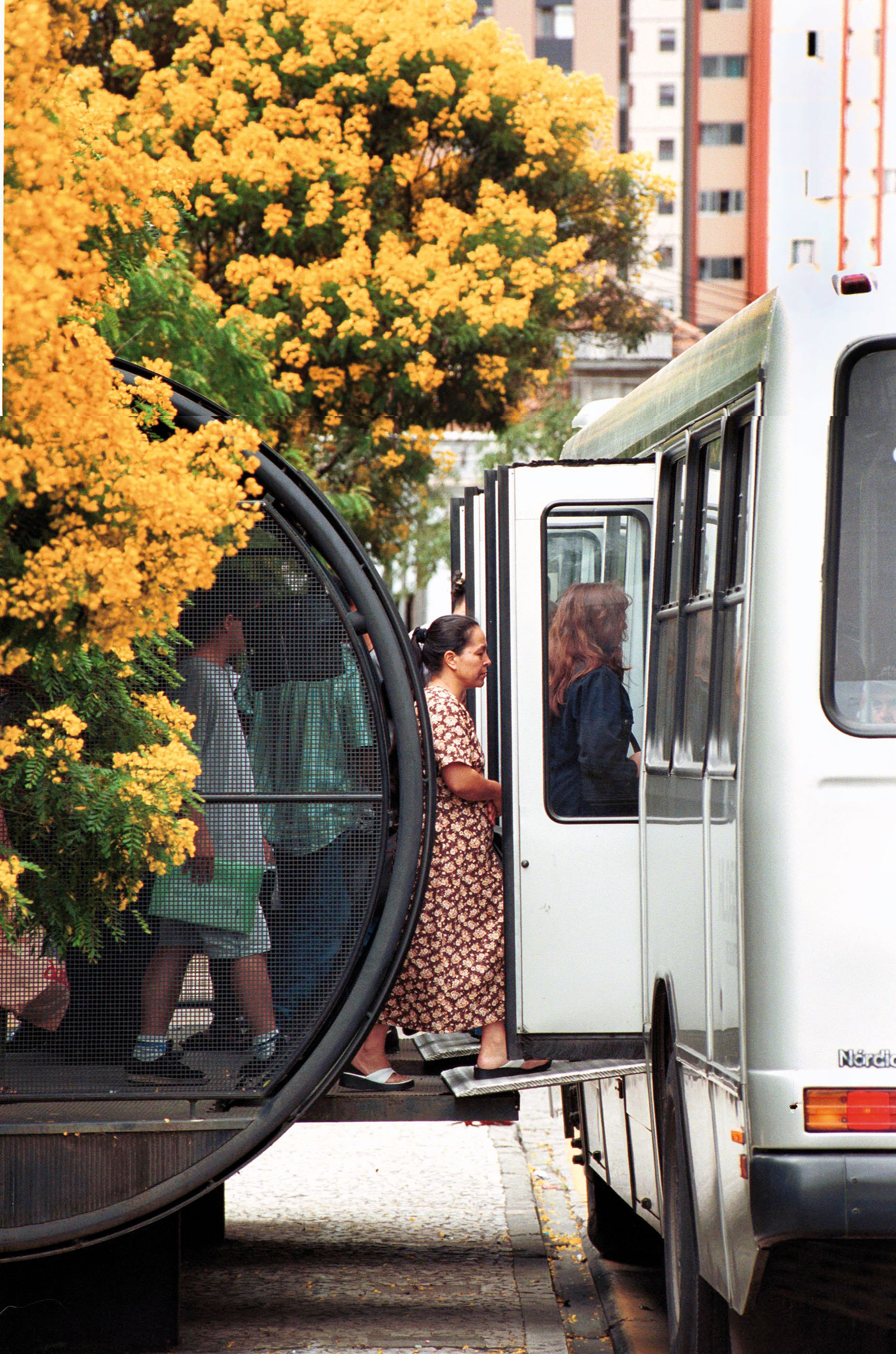 Tube d’embarquement d’un bus à haut niveau de service