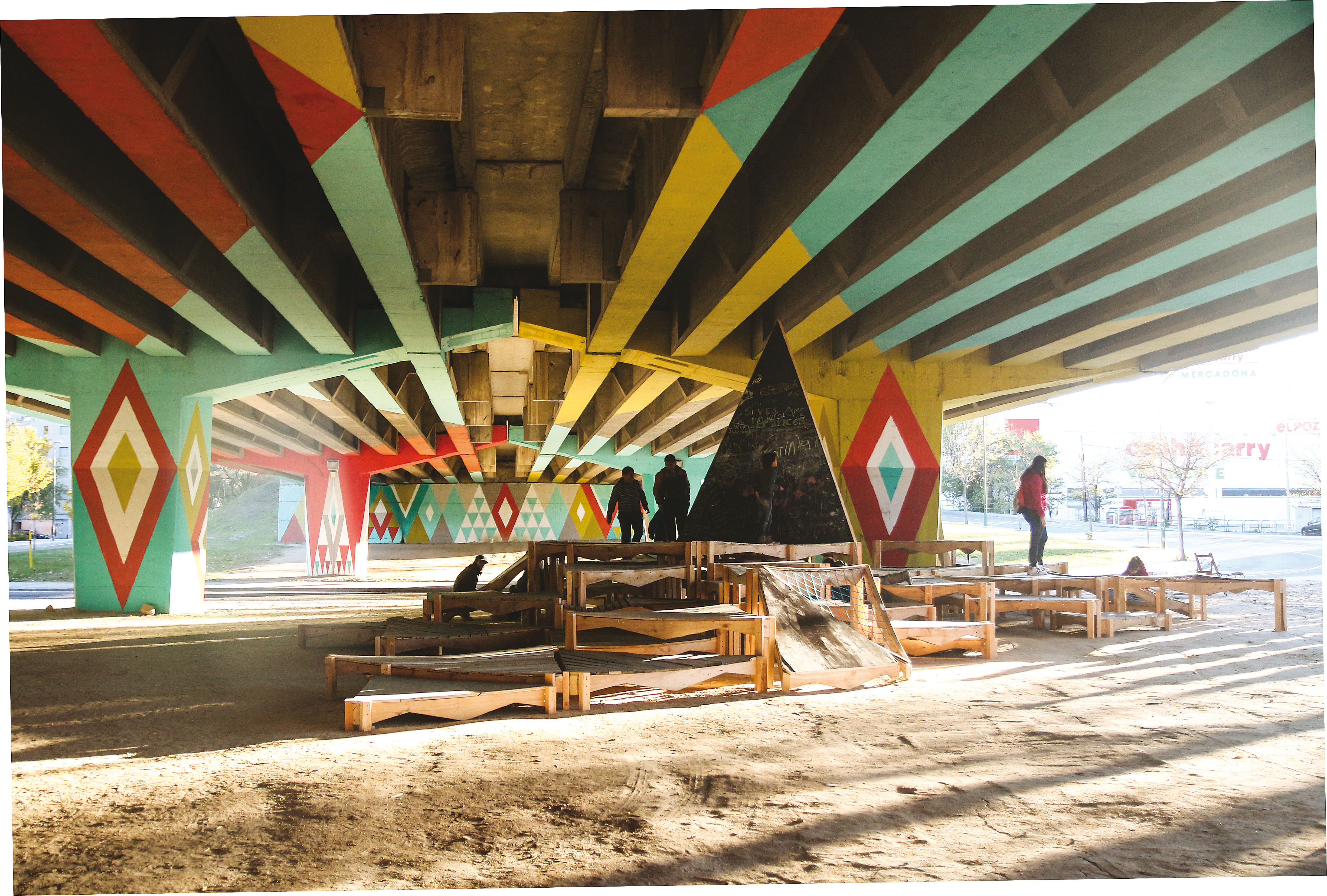 ?AutoBarrios SanCris?», installation réalisée avec le collectif Basurama, novembre 2013, Madrid