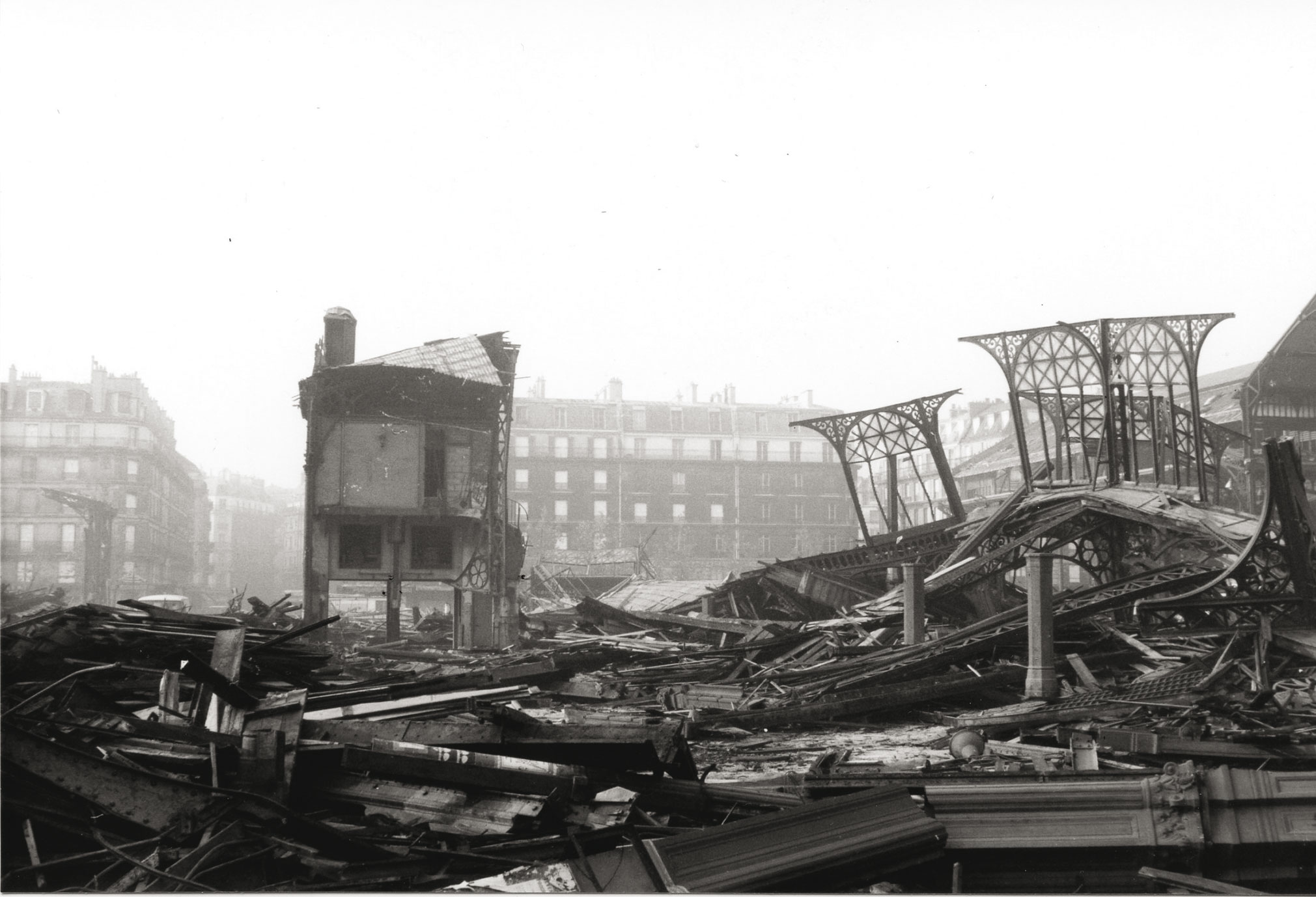 Démolition des pavillons Baltard, été 1972