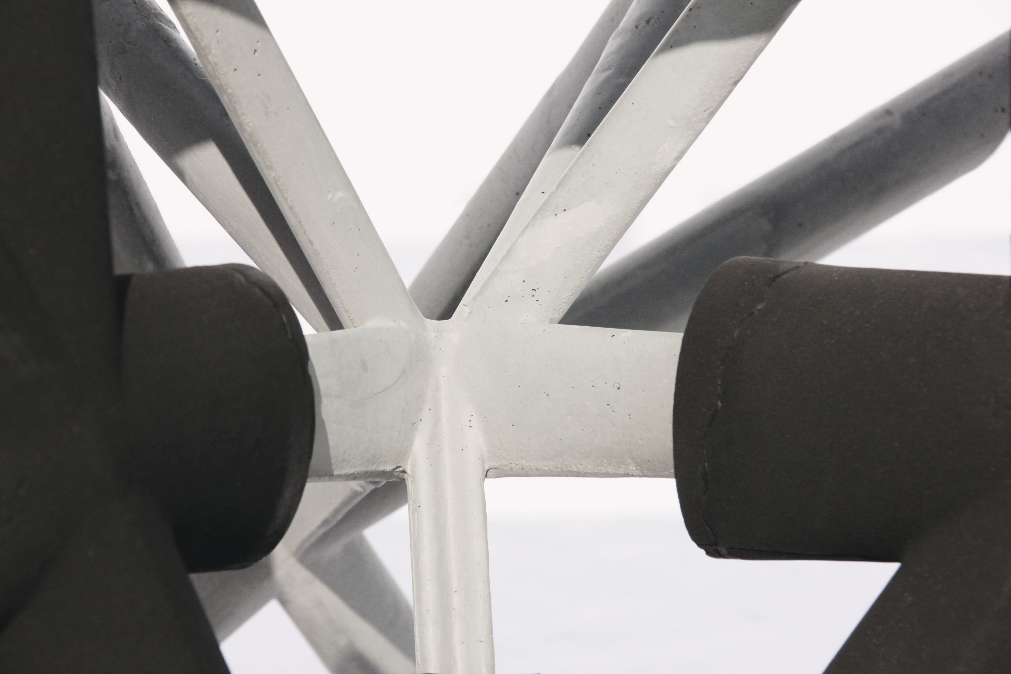 Les moules pour recevoir le BFUP (en noir) ont été réalisés grâce à des imprimantes 3D