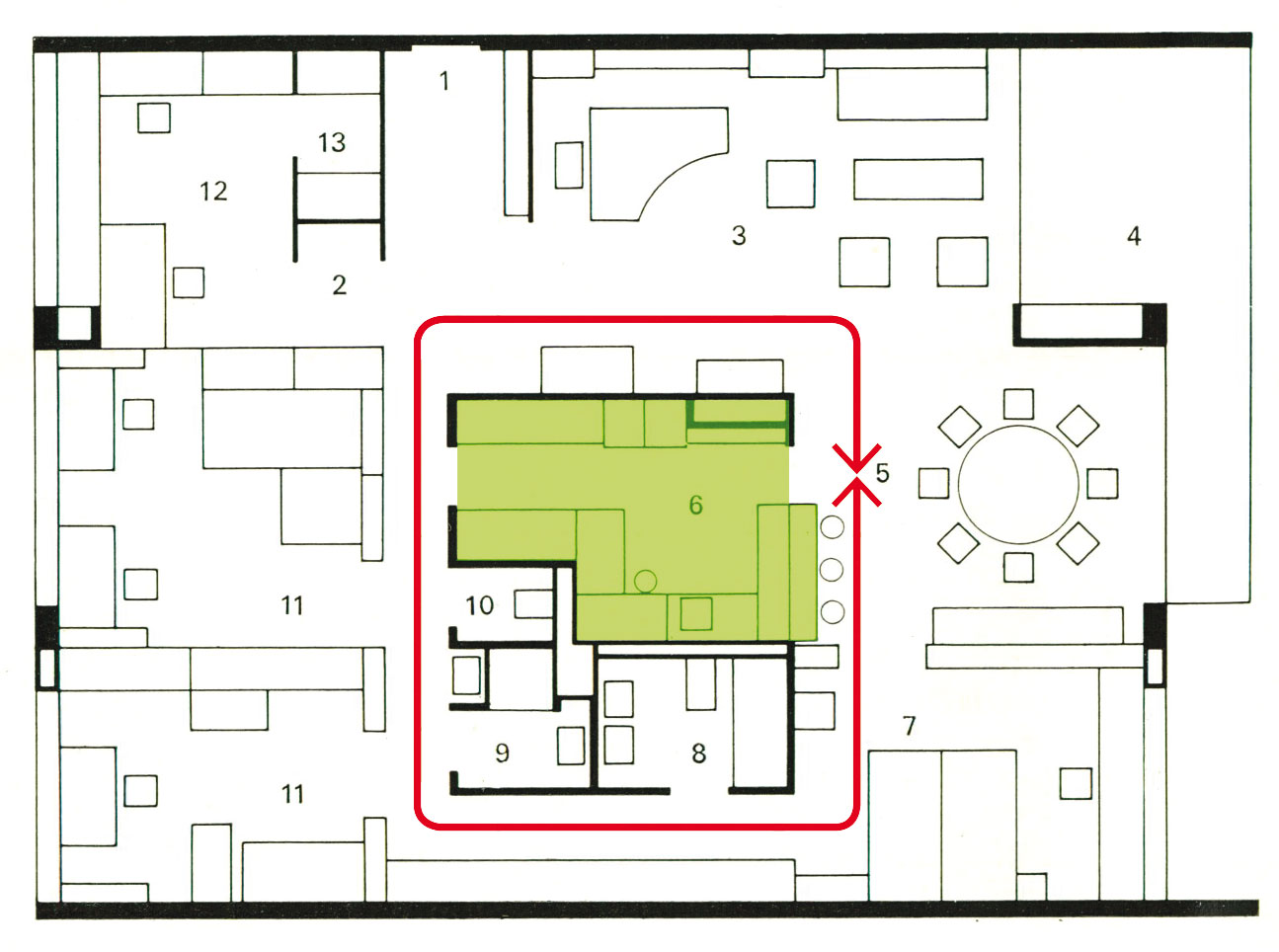 Appartement 5 1. Entrée 2. Vestiaire 3. Salle de séjour 4. Loggia 5. Salle à manger 6. Cuisine 7. Chambre des parents 8. Salle de bains 9. Douche 10. WC 11. Chambres des enfants 12. Cabinet de travail et balcon de nettoyage 13. Débarras
