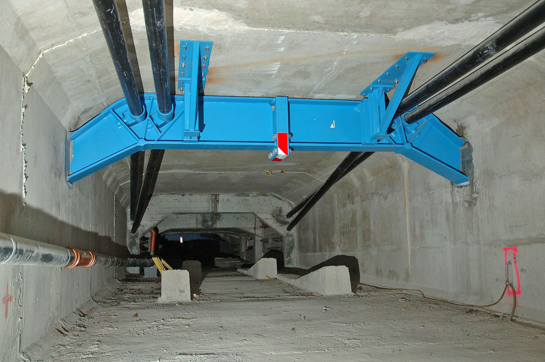 Déviateurs pour les câbles de précontraintes mis en place en 1996