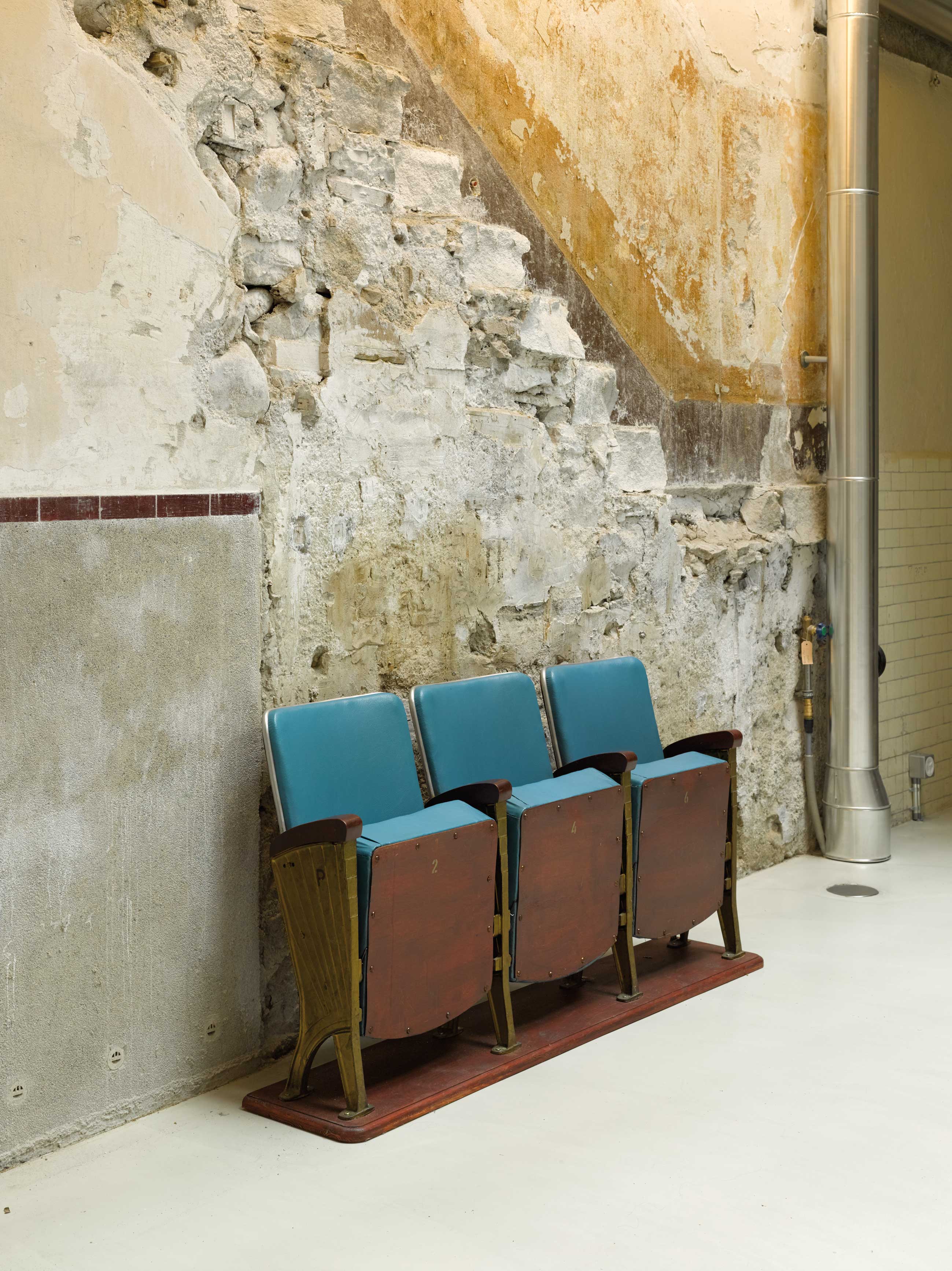 Les traces de la configuration antérieure sont restées apparentes.