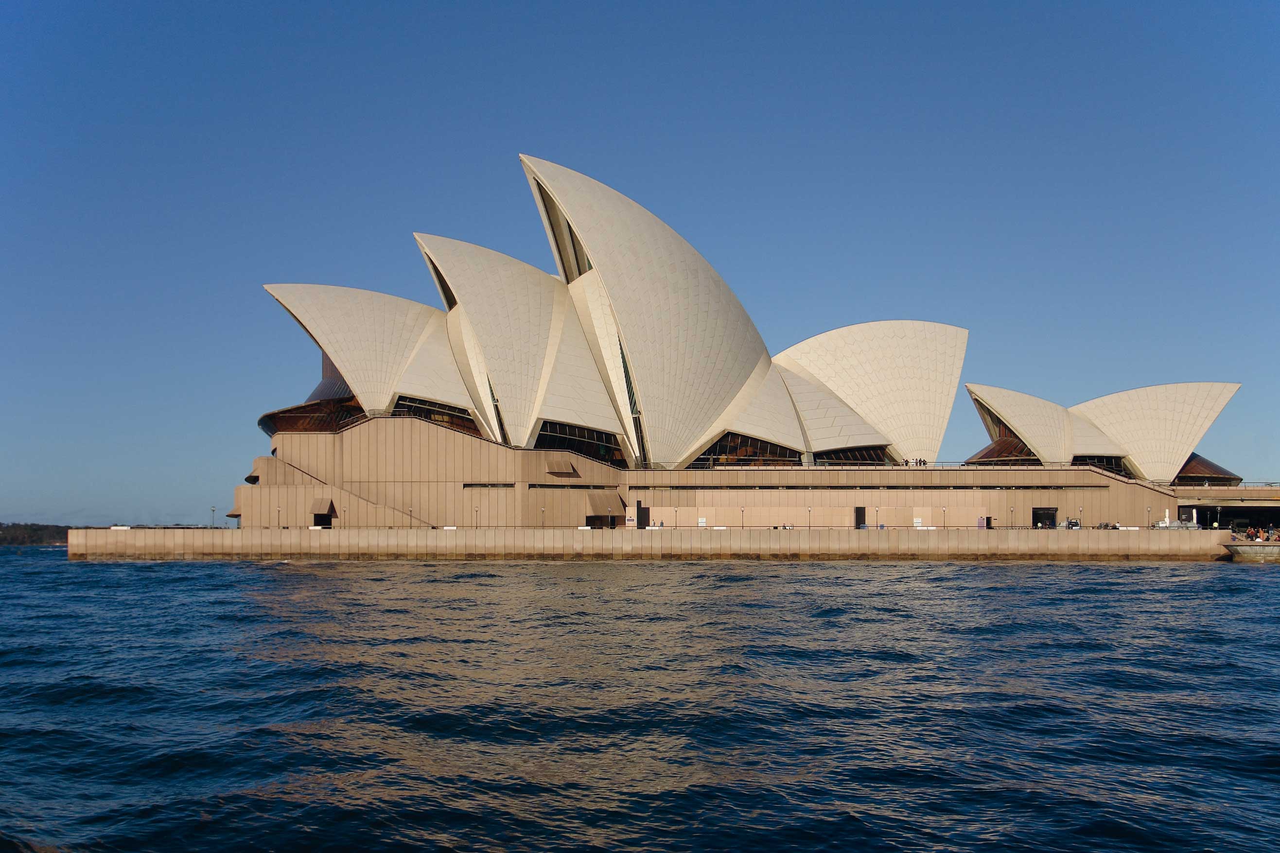 Opéra de Sydney, architecte Jørn ­Hudson, ingénierie Arup, avec la participation de Peter Rice (fourni par les auteurs)