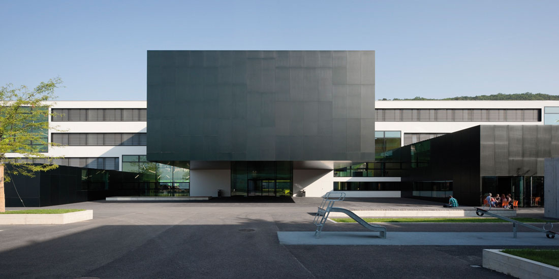 Vue extérieure de l’auditorium