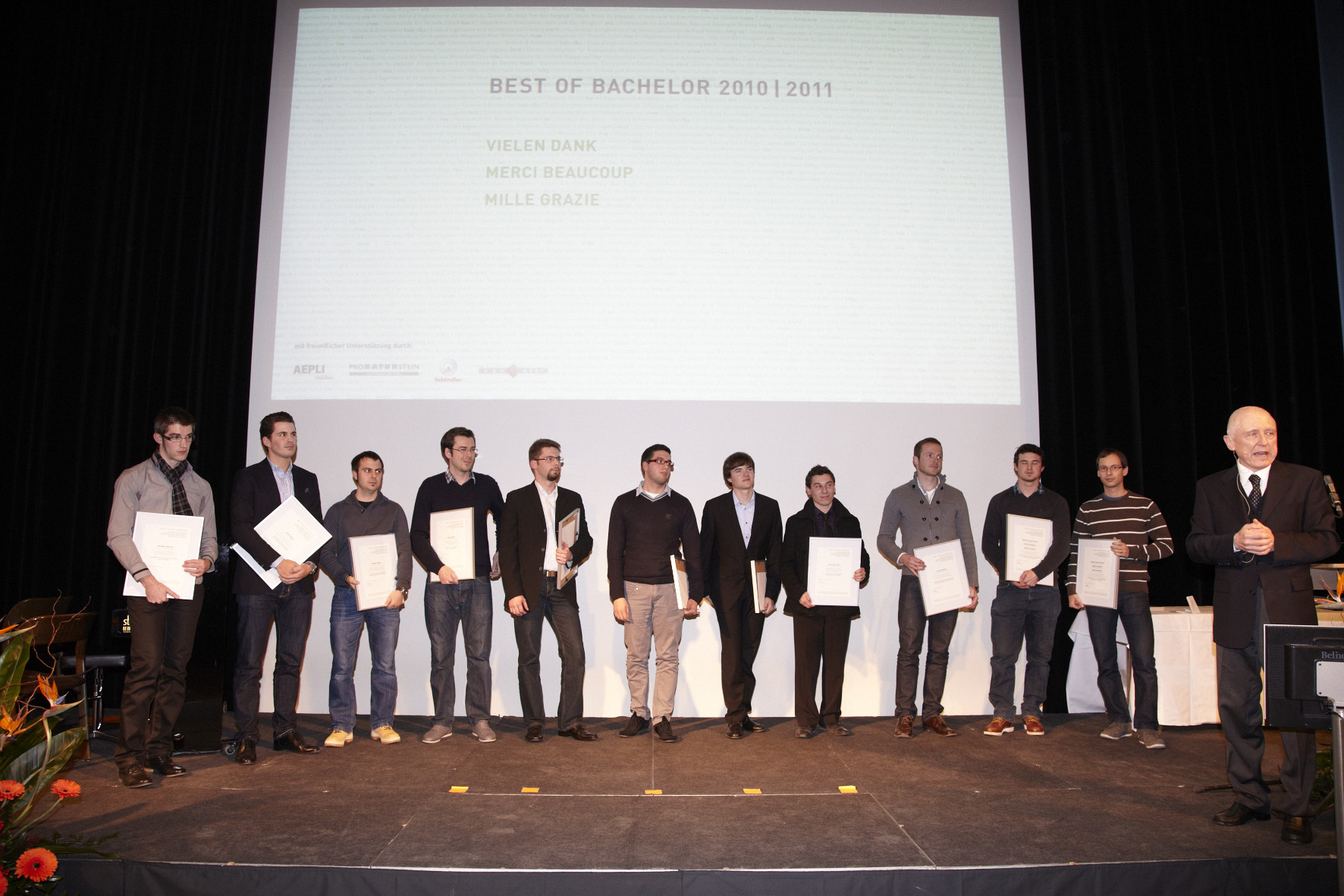 M. Chollet (eia-fr); F. Ponzi (hsz-t); M. Darms (htw); Ph. Hofer (habg); A. Schütz (zhaw); F. De Martino (dacd); St. R. Meylan (hepia); H. Anacleto (heig.vd); J. Seifert (hsr); S. Schüpbach, D. van den Heuvel (ahb); Prof. Dr. Anton Steurer, Président de la commission