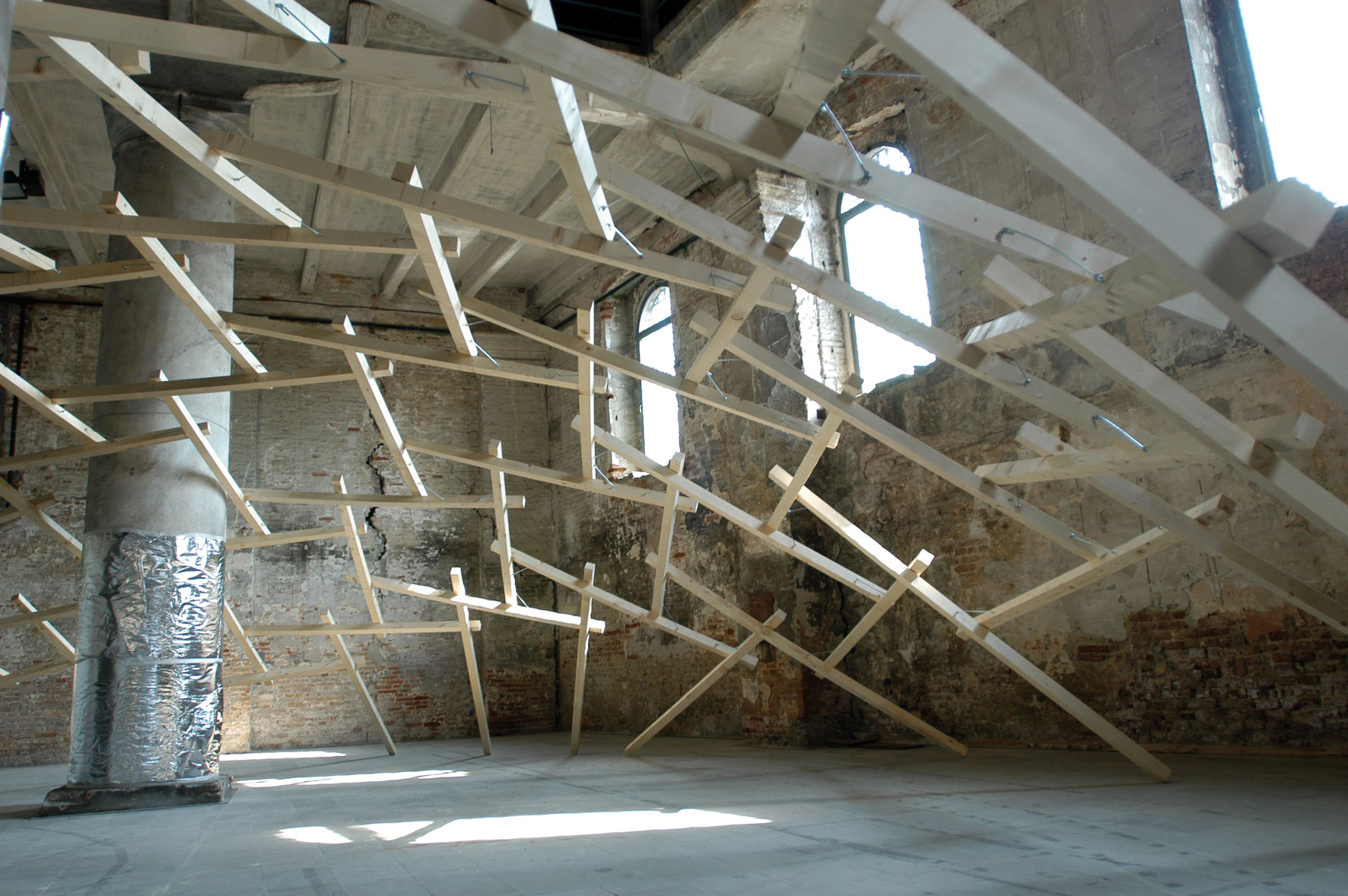 Decay of a Dome, installation de Wang Shu à la Biennale de Venise en 2010
