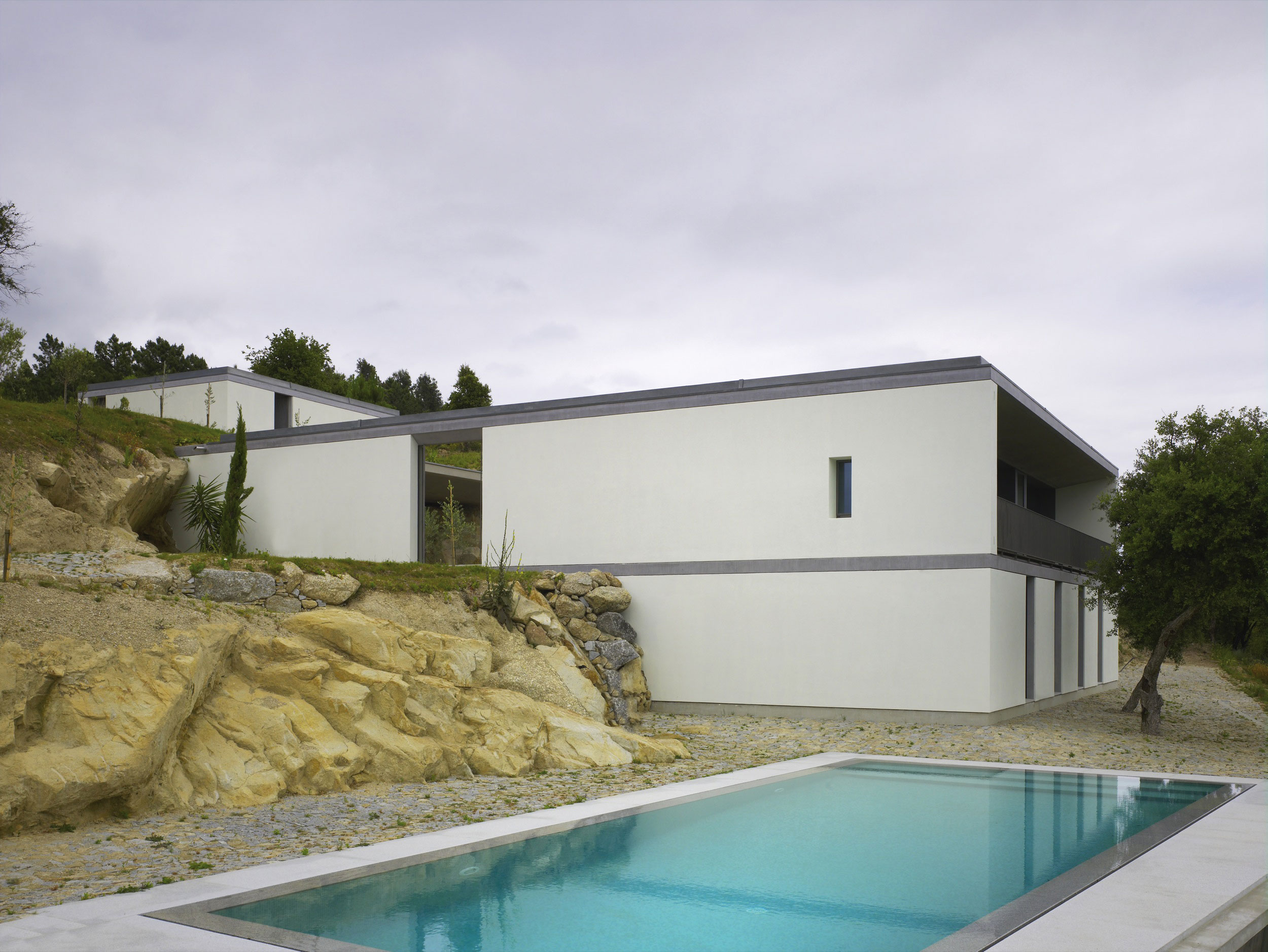 José Paulo Dos Santos, Casa No Monte das Alosas, Covela, Portugal, 2008 José Paulo Dos Santos, Casa No Monte das Alosas, Covela, Portugal, 2008