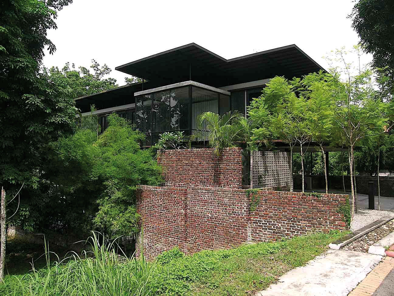 Kevin Mark Low, smallprojects, Malaisie, Louvrebox house Gita Bayu, Malaisie, 2003-2004 (� Kevin Low) Kevin Mark Low, smallprojects, Malaisie, Louvrebox house Gita Bayu, Malaisie, 2003-2004 (� Kevin Low)