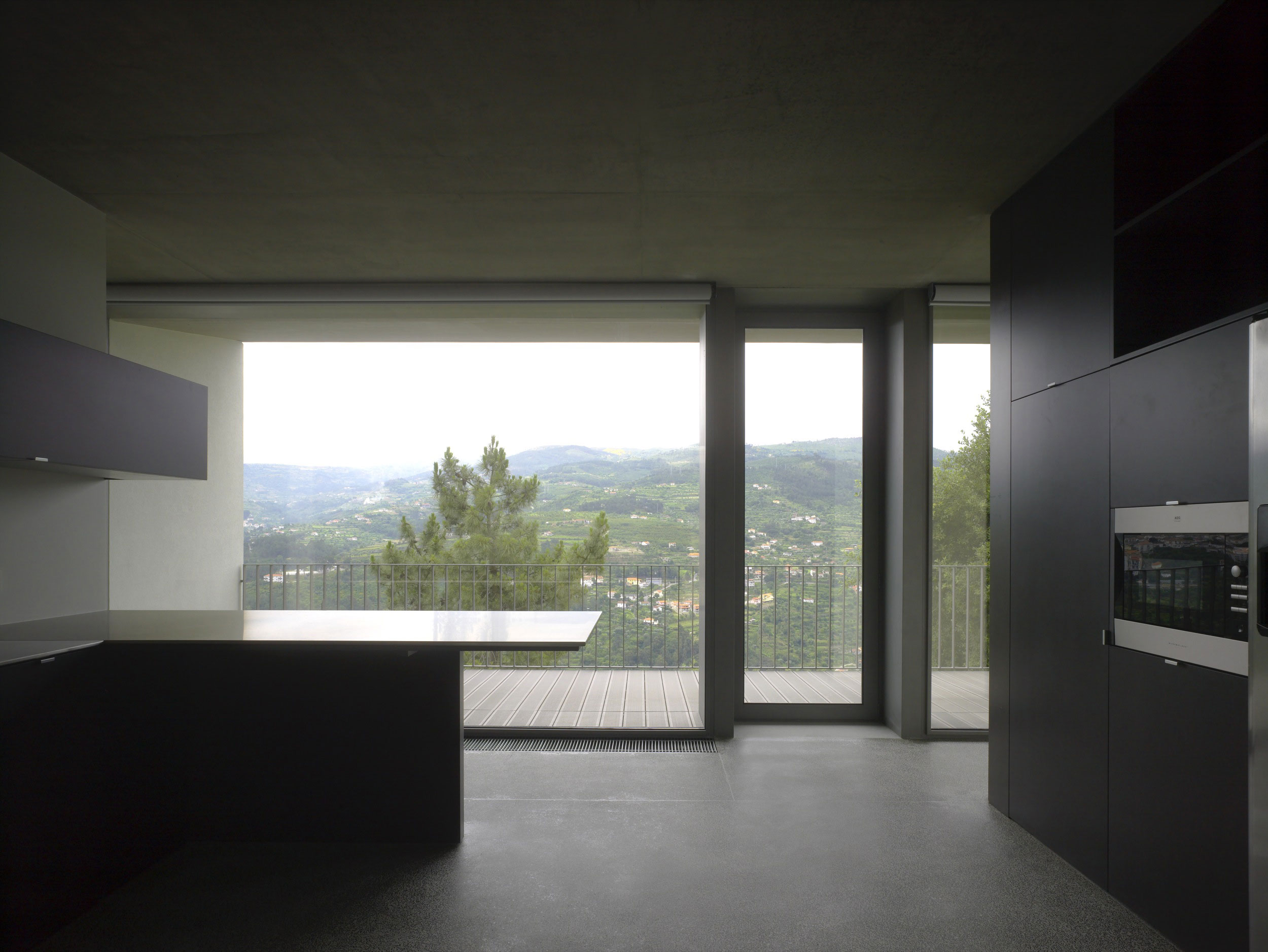 José Paulo Dos Santos, Casa No Monte das Alosas, Covela, Portugal, 2008 José Paulo Dos Santos, Casa No Monte das Alosas, Covela, Portugal, 2008