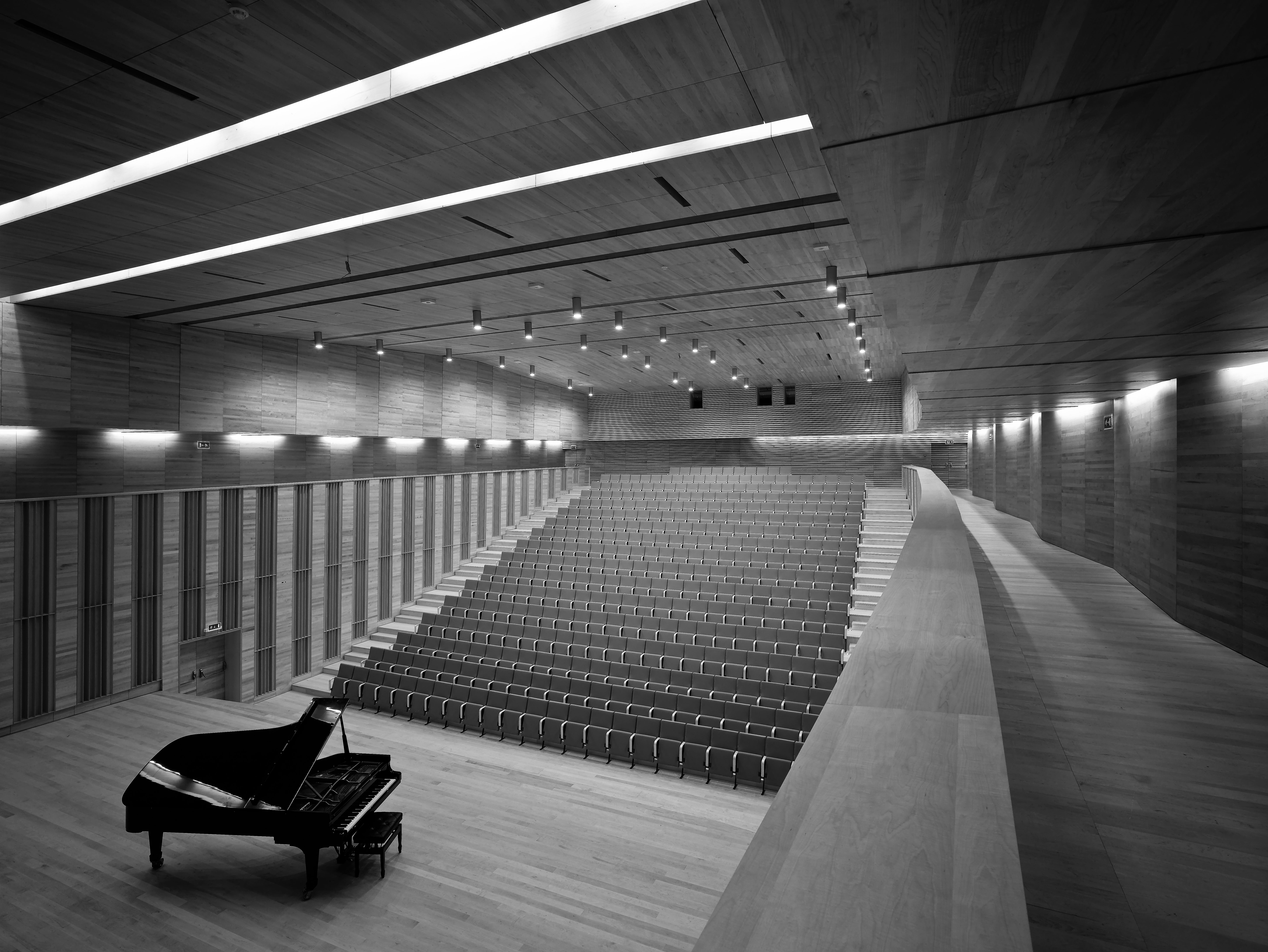 José Paulo Dos Santos, Escola Conservatorio de Musica 2 Quinta das Flores, Coimbra, Portugal, 2011 José Paulo Dos Santos, Escola Conservatorio de Musica 2 Quinta das Flores, Coimbra, Portugal, 2011